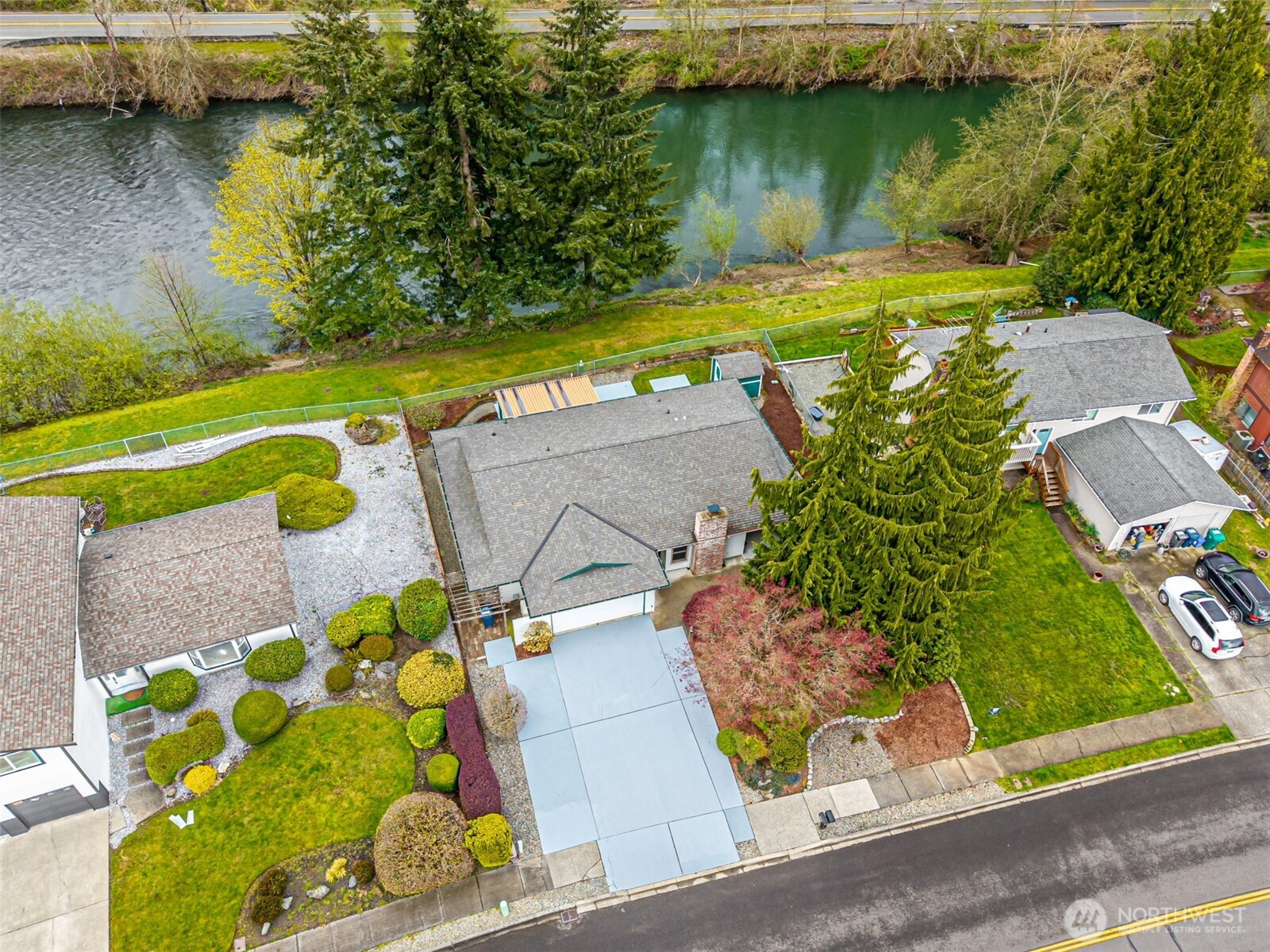 1808 E Riverview Drive NE, Auburn, WA 98002