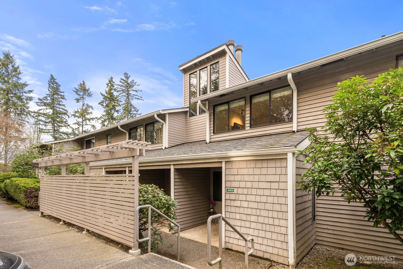 9918 NE 144th Lane, Kirkland, WA 98034