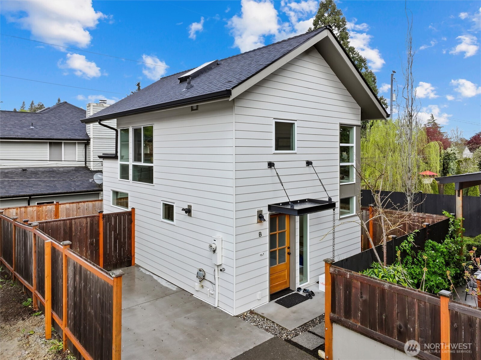 10055 8th Avenue NW, Seattle, WA 98177
