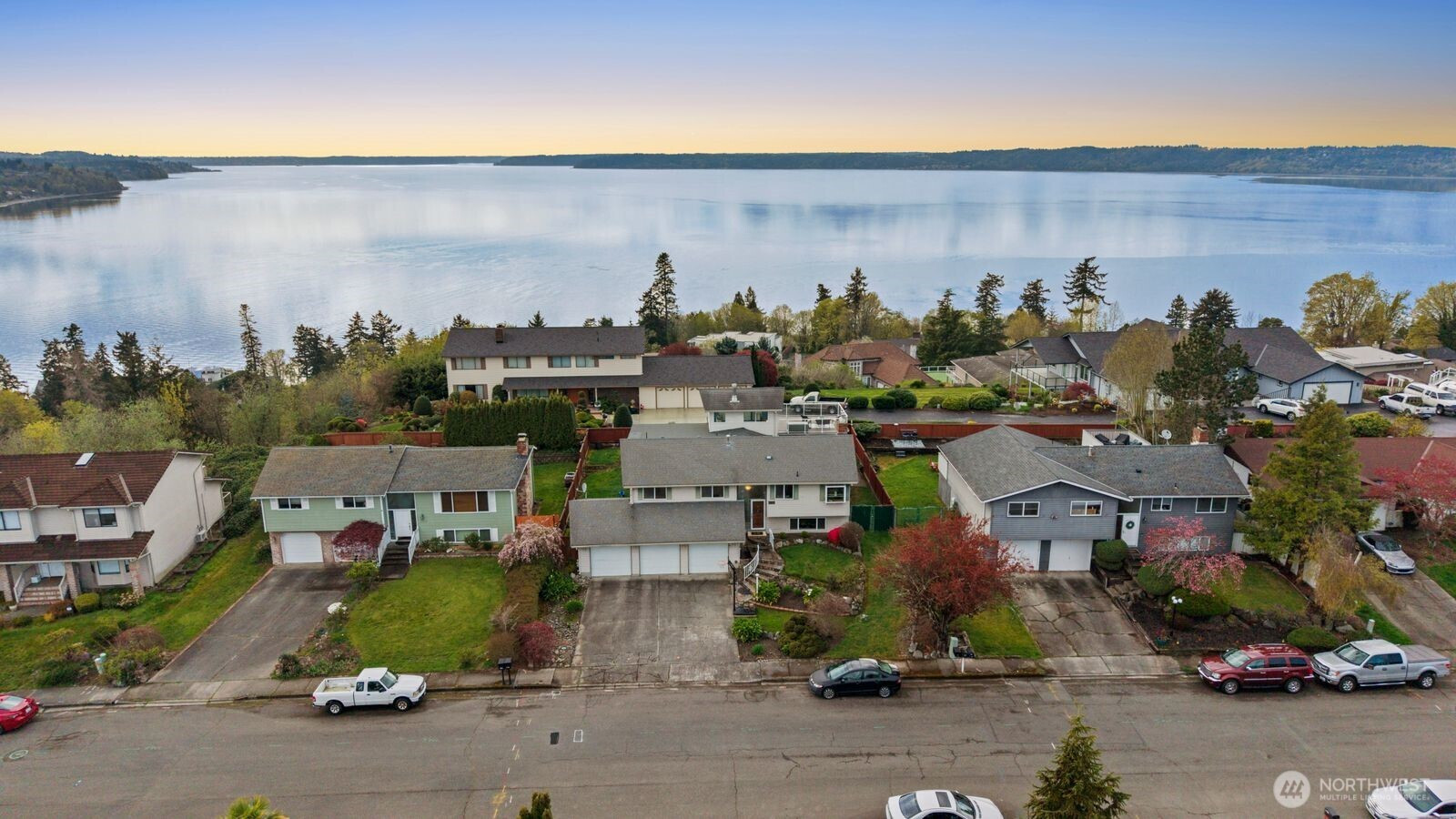 27525 12th Place S, Des Moines, WA 98198