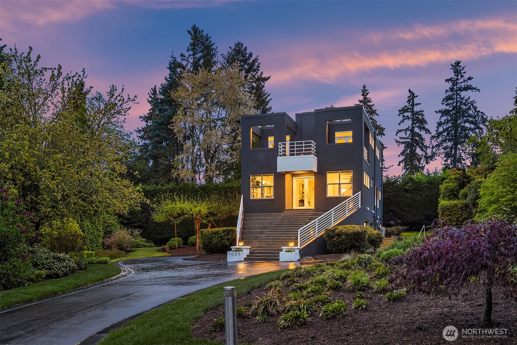 1023 14th Place W, Kirkland, WA 98033