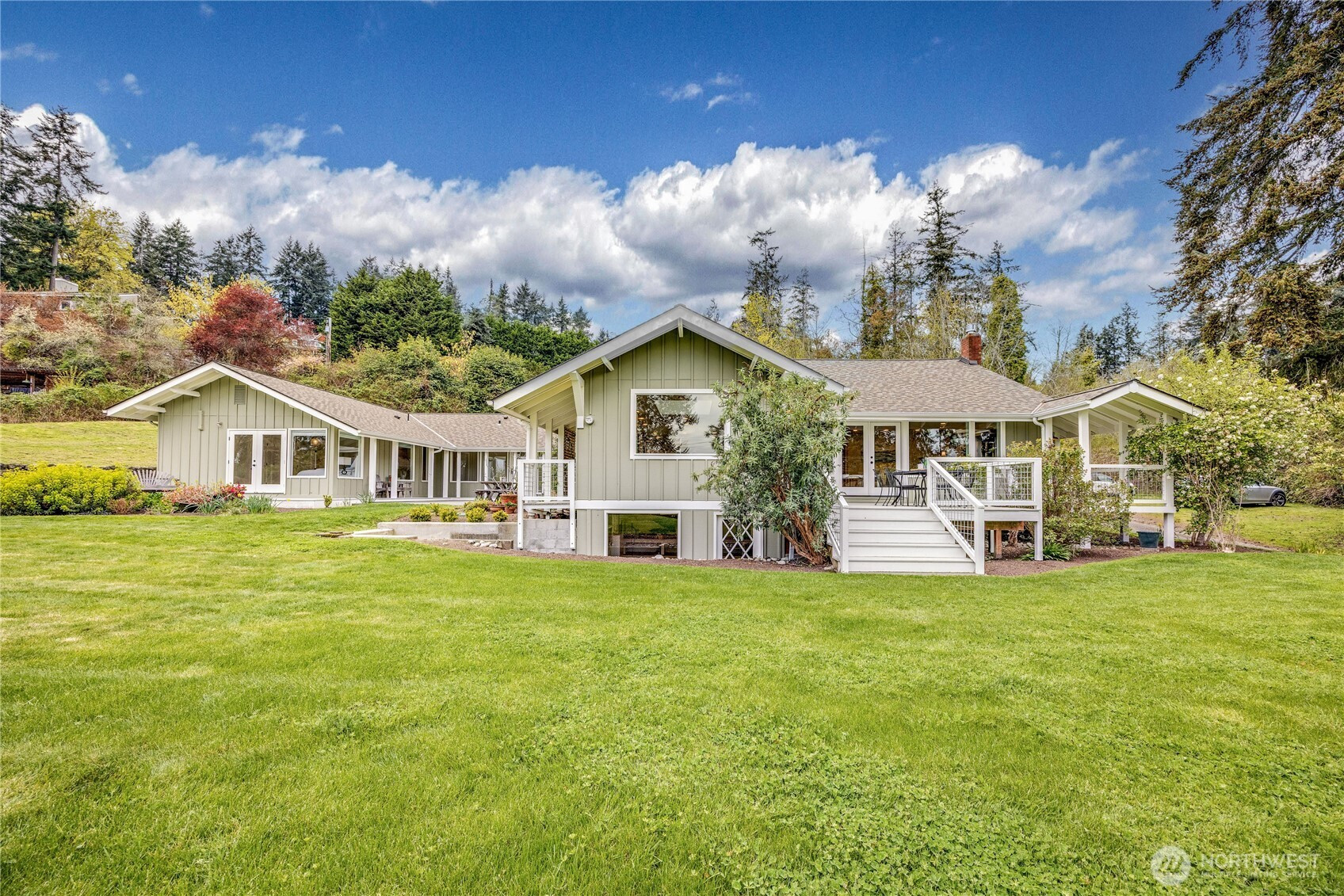 4185 Point White Drive NE, Bainbridge Island, WA 98110