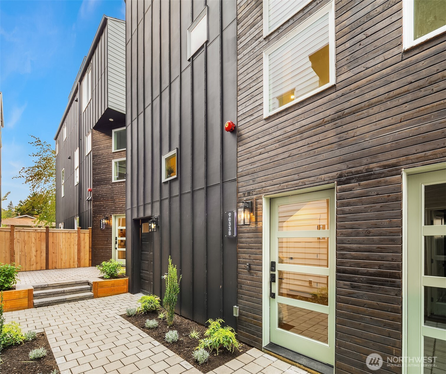 9033 8th Avenue NW, Seattle, WA 98117