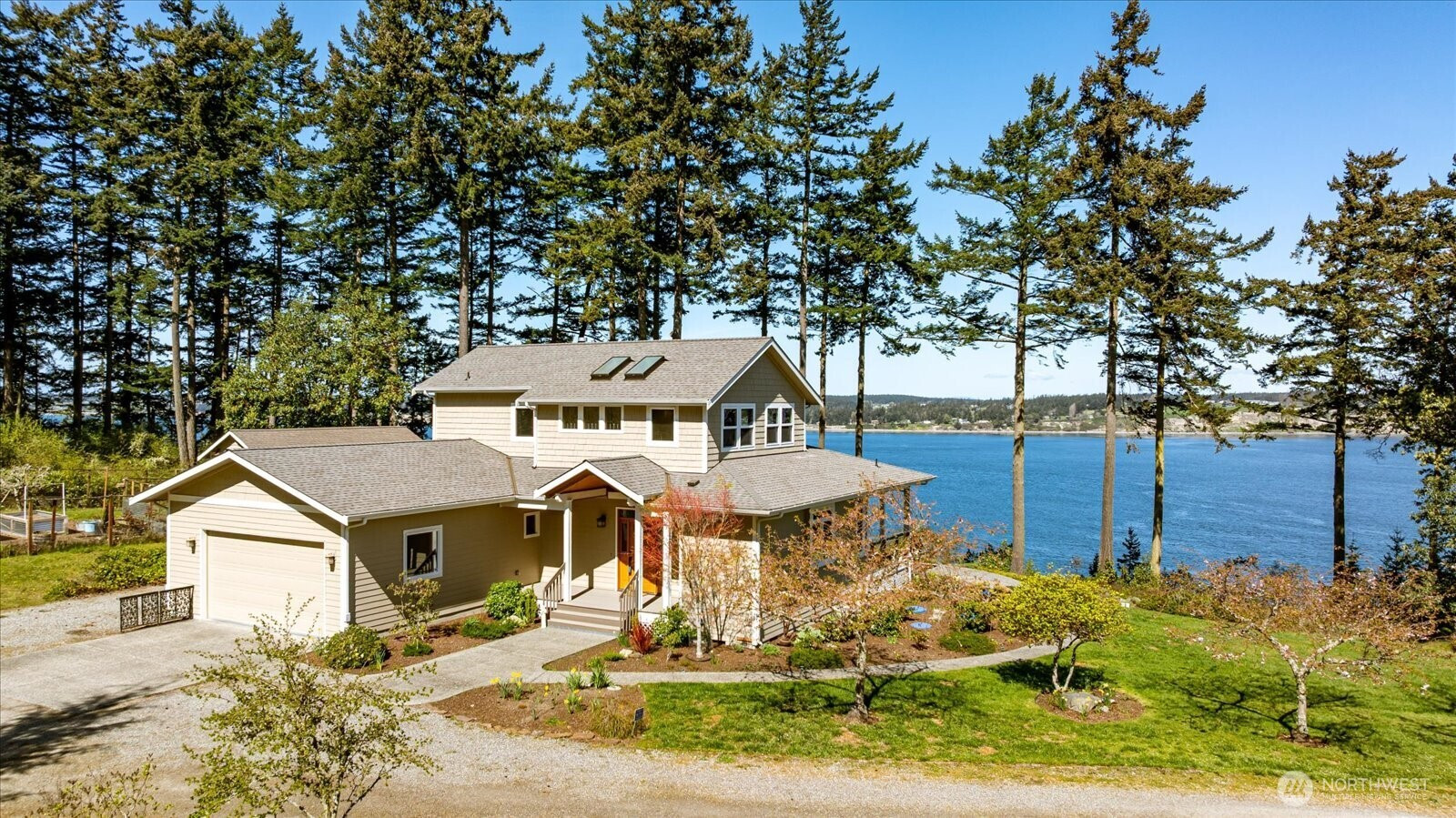 1202 NE Burnham Place, Coupeville, WA 98239