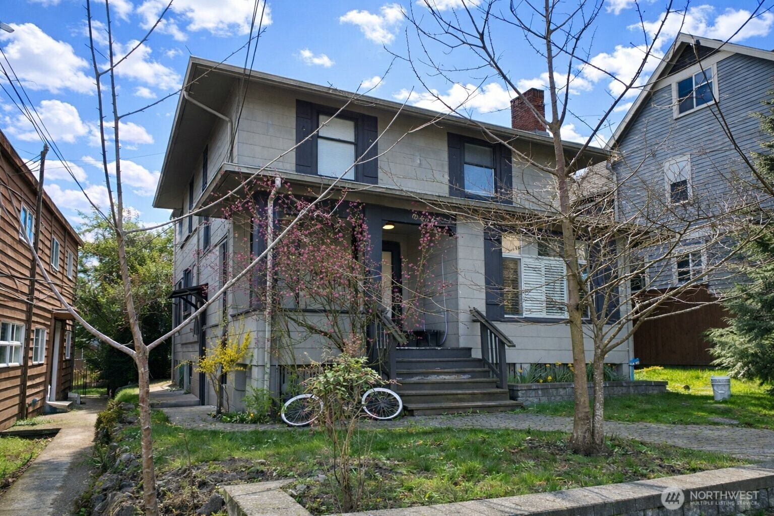 807 N 49th Street, Seattle, WA 98103