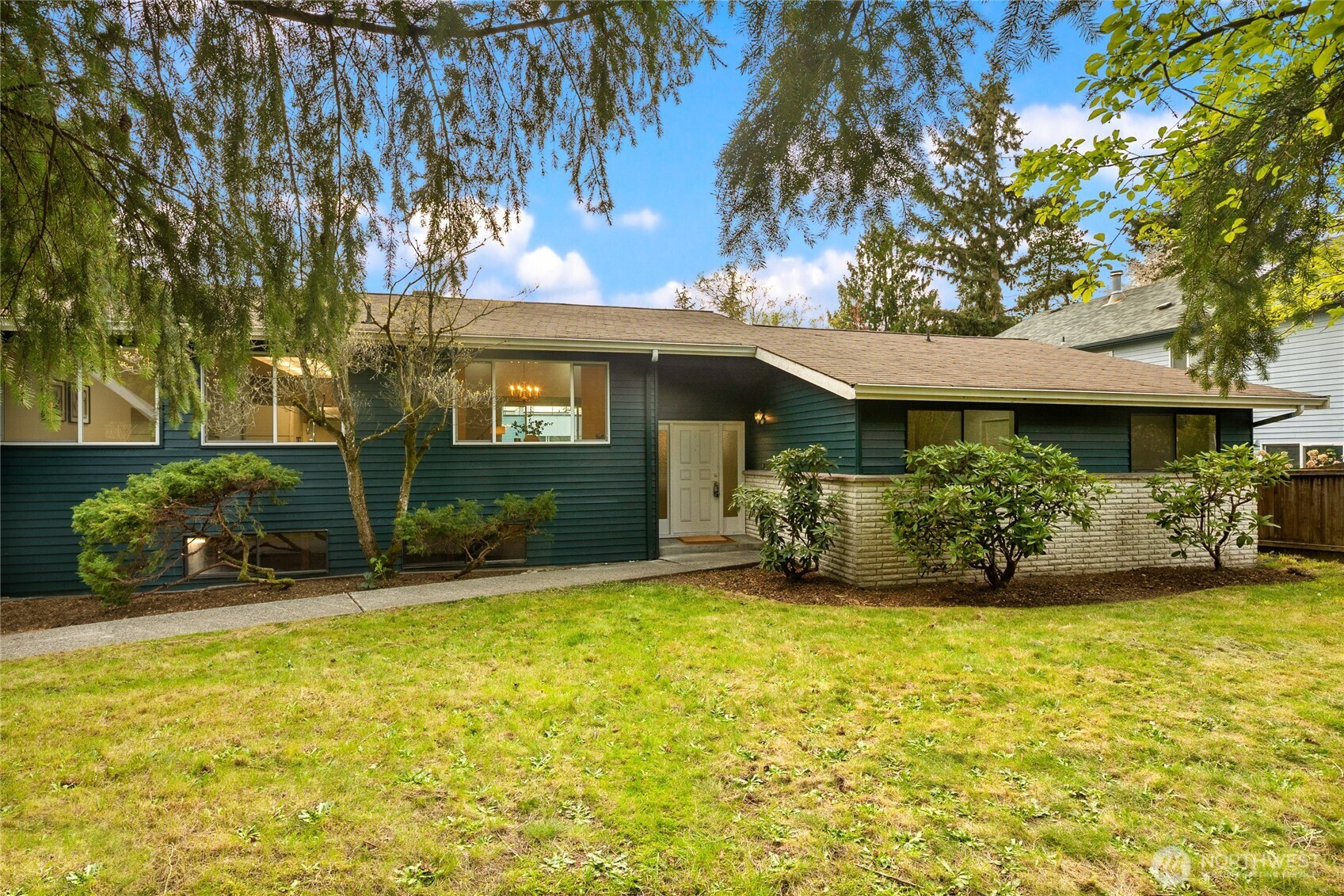 12511 37th Avenue NE, Seattle, WA 98125