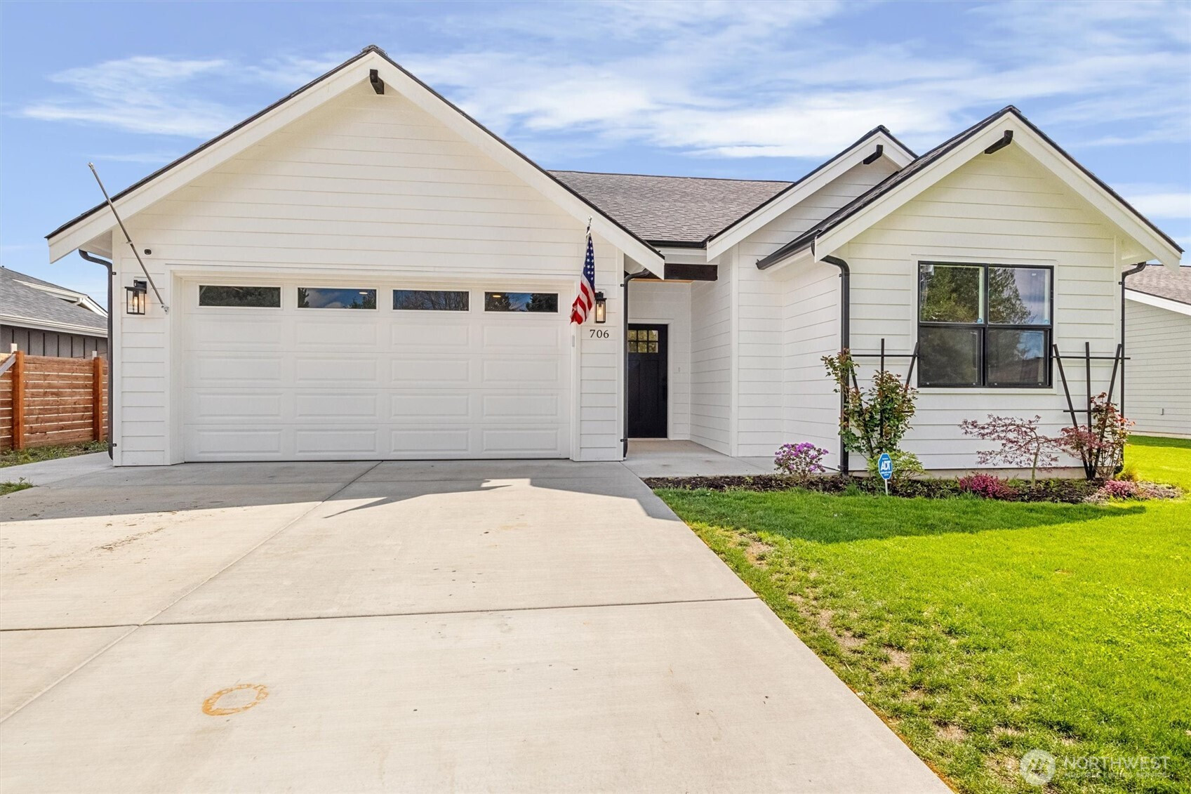 706 E 4th St, Nooksack, WA 98276