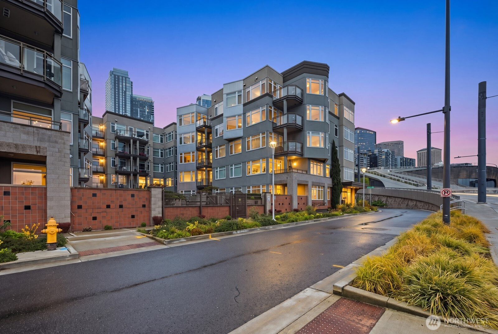 1900 Alaskan Way, Seattle, WA 98101