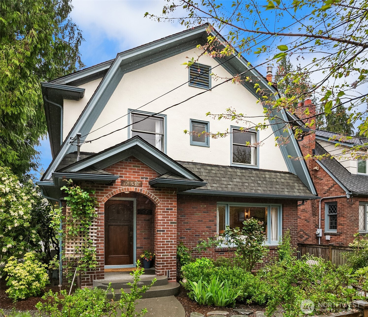 6058 34th Avenue NE, Seattle, WA 98115