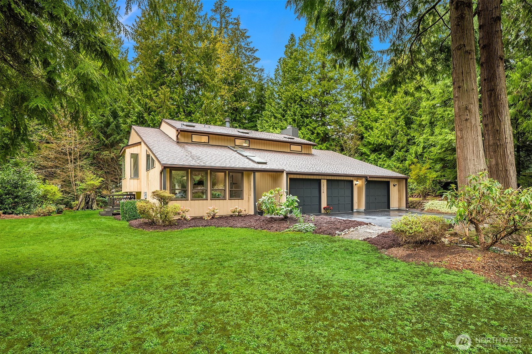 13716 50th Avenue W, Edmonds, WA 98026