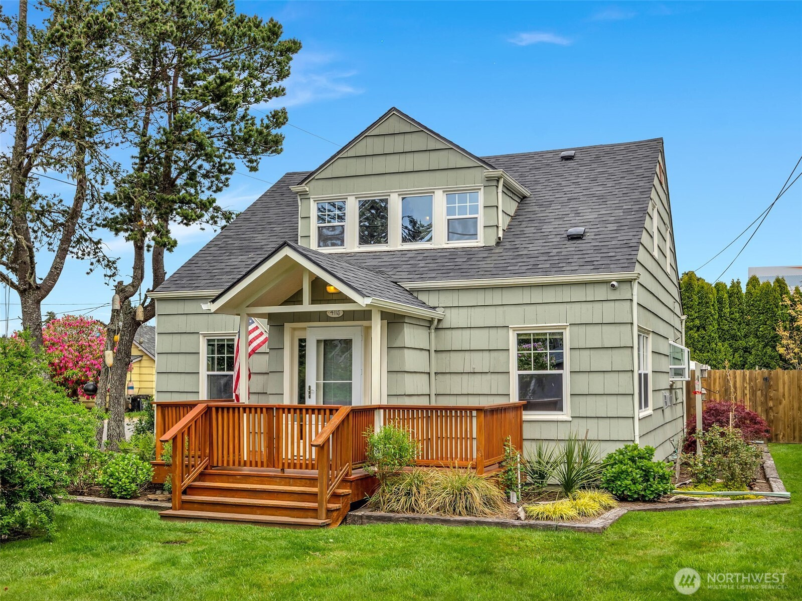 4116 L Place, Seaview, WA 98644