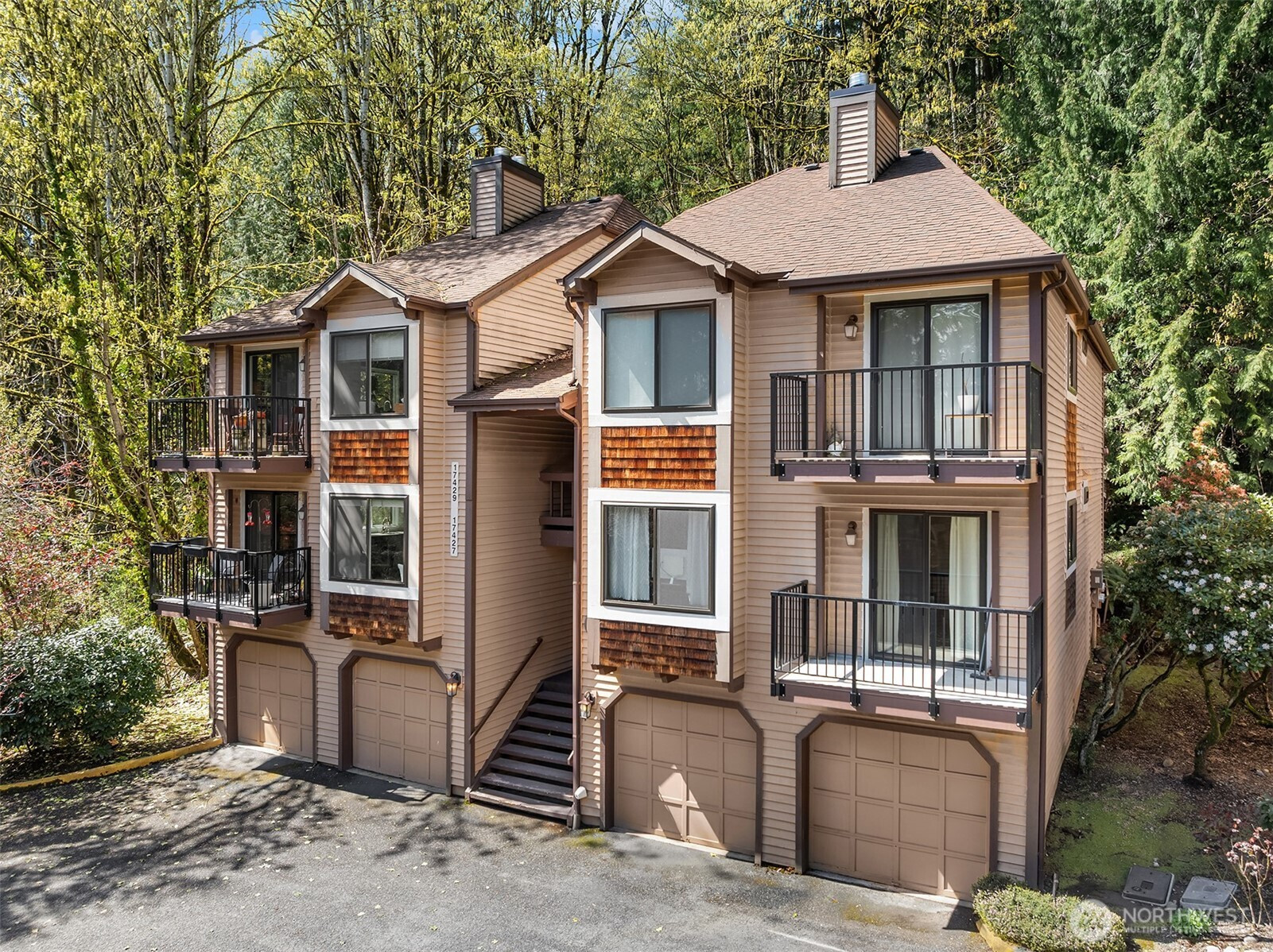 17427 NE 88th Place, Redmond, WA 98052