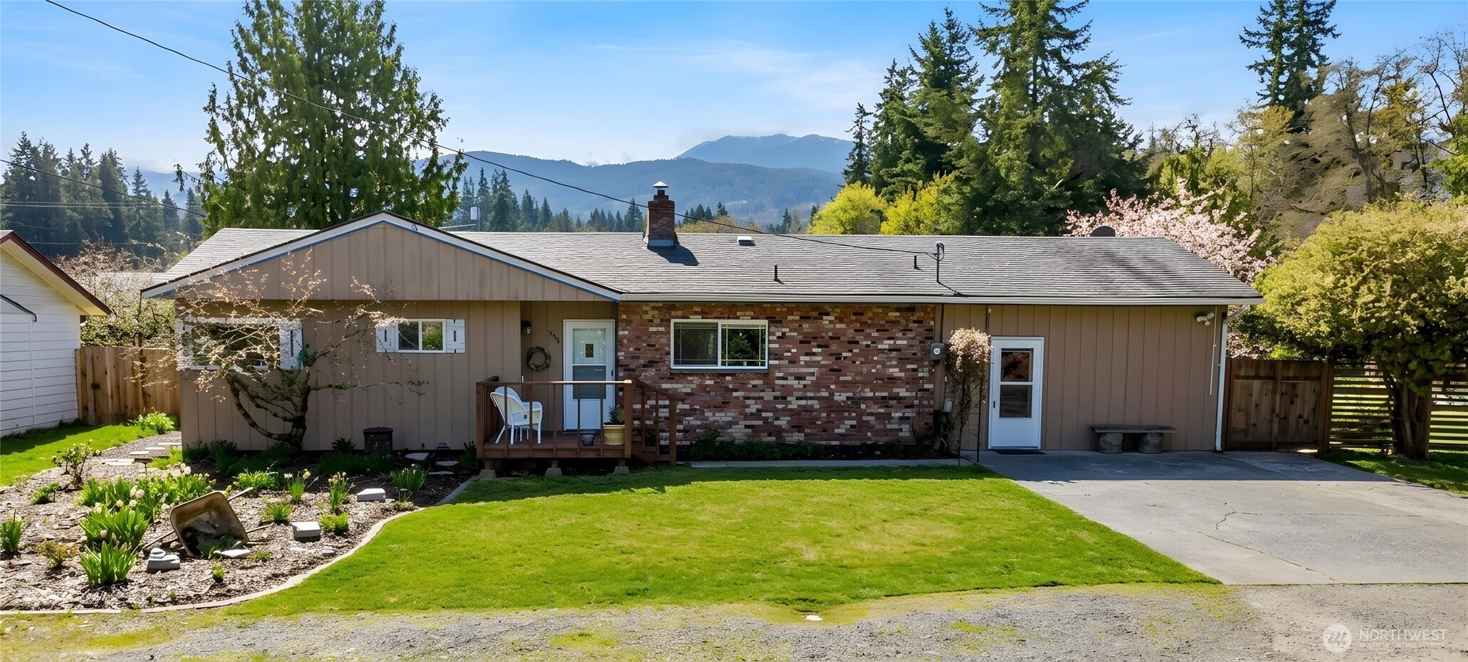 310 E Hillcrest Drive, Port Angeles, WA 98362