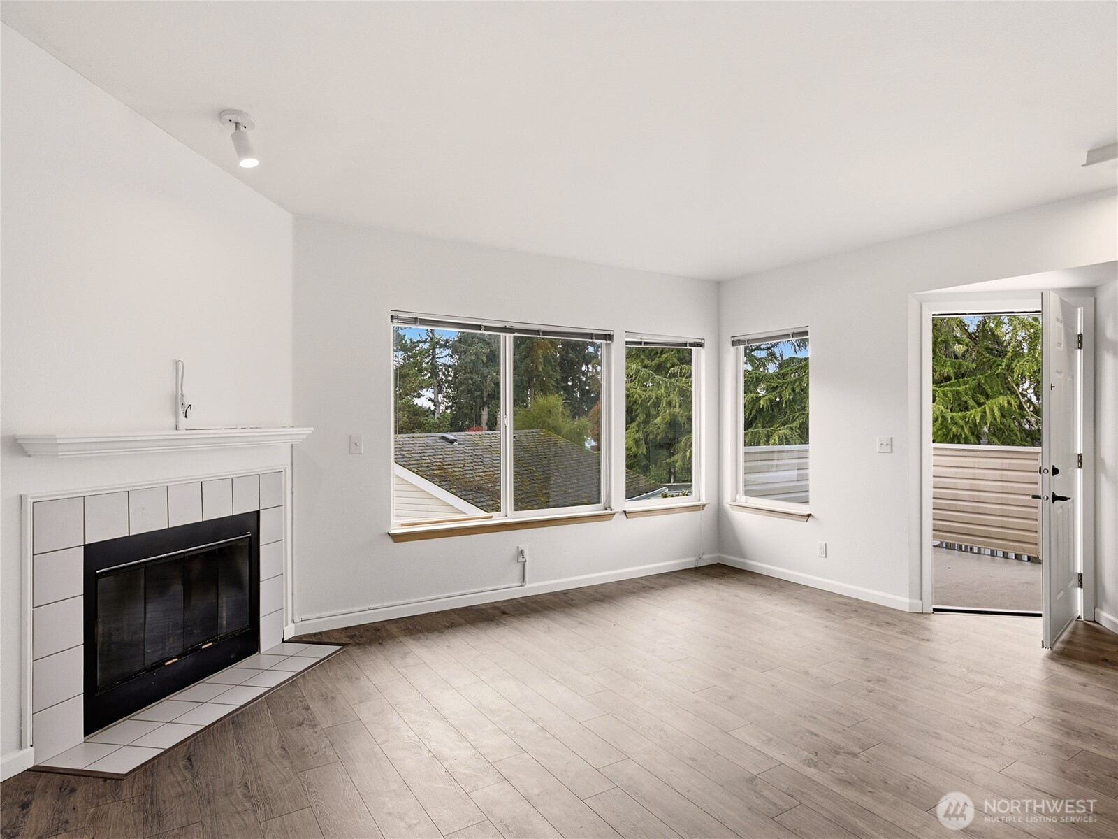 9210 Market Place, Lake Stevens, WA 98258