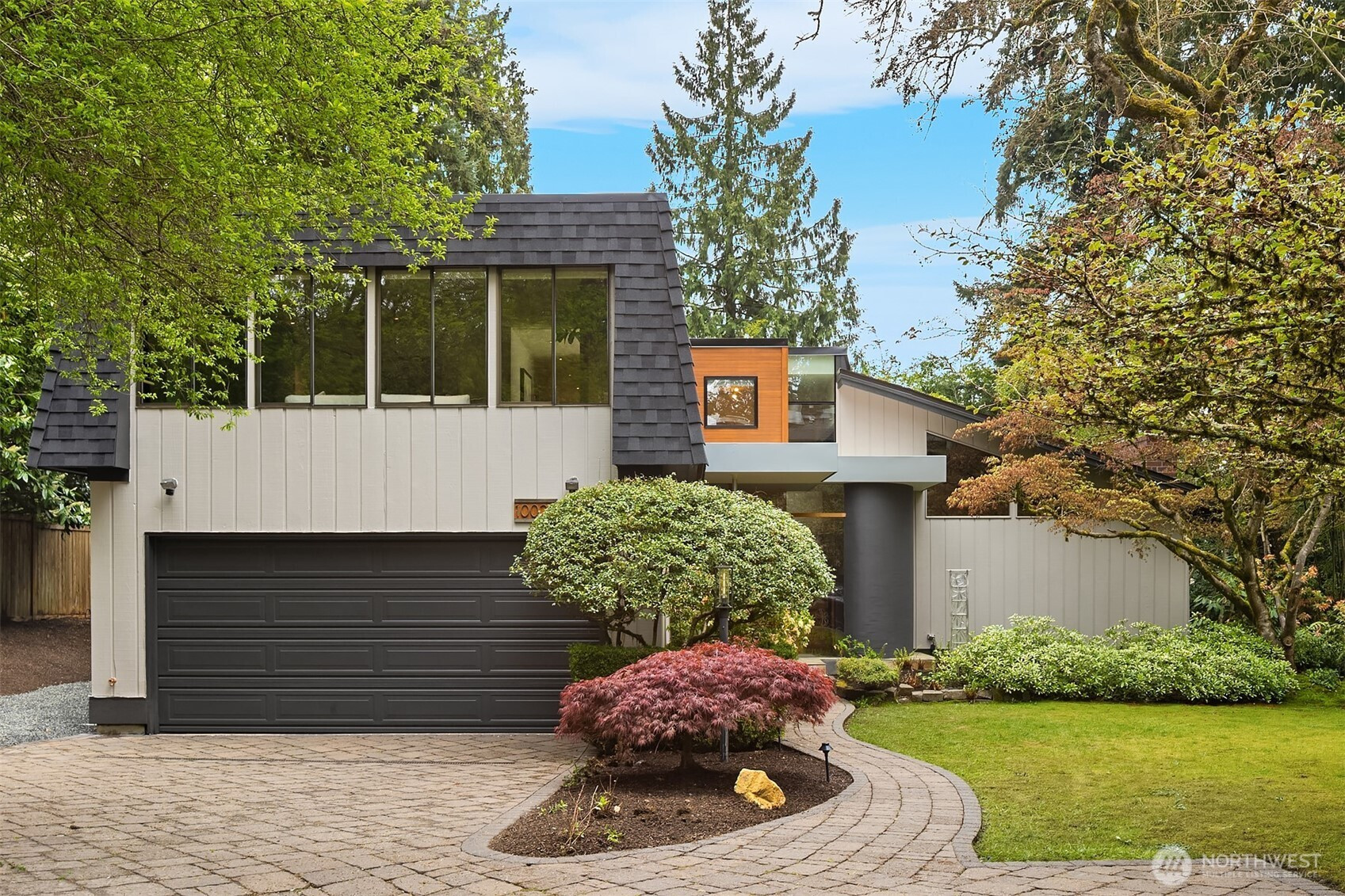 10020 NE 27th Street, Bellevue, WA 98004