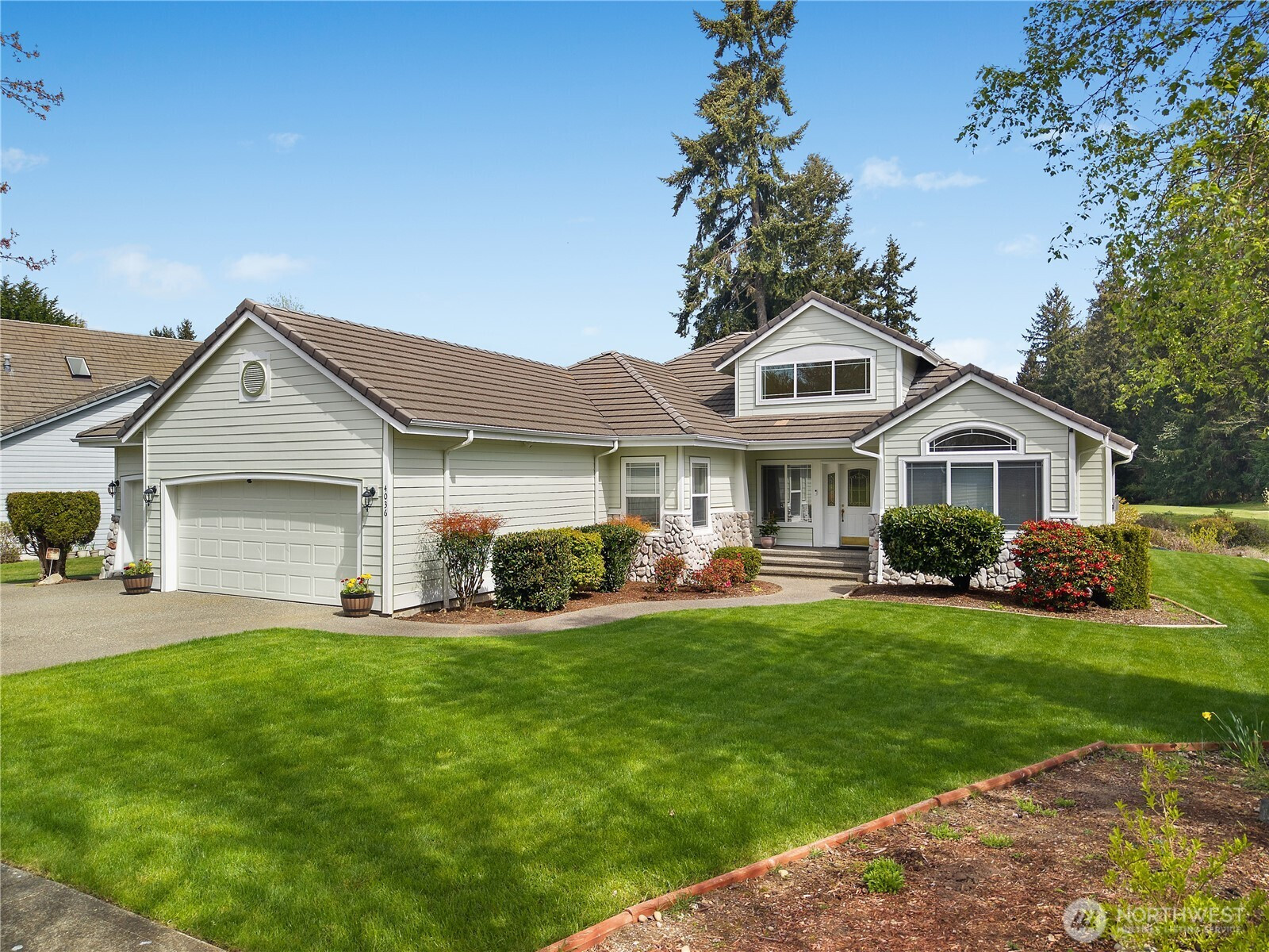 4036 Campus Green Drive NE, Lacey, WA 98516