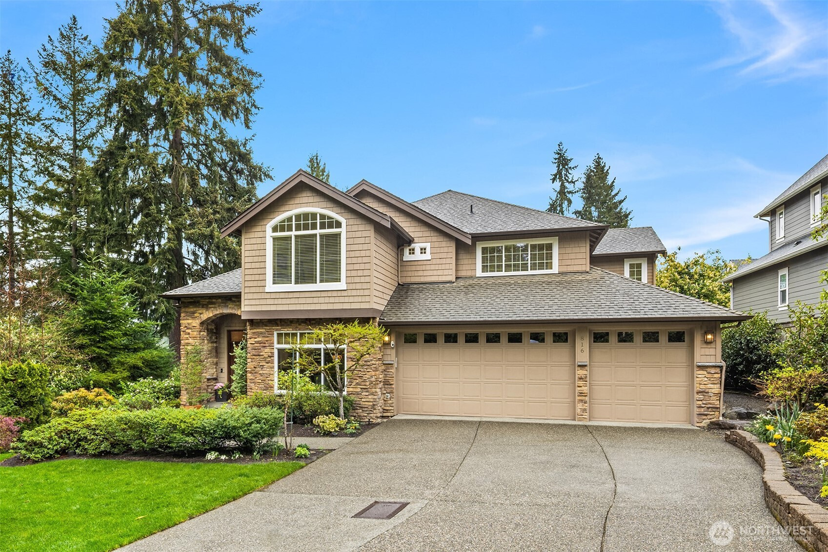 816 100th Avenue SE, Bellevue, WA 98004