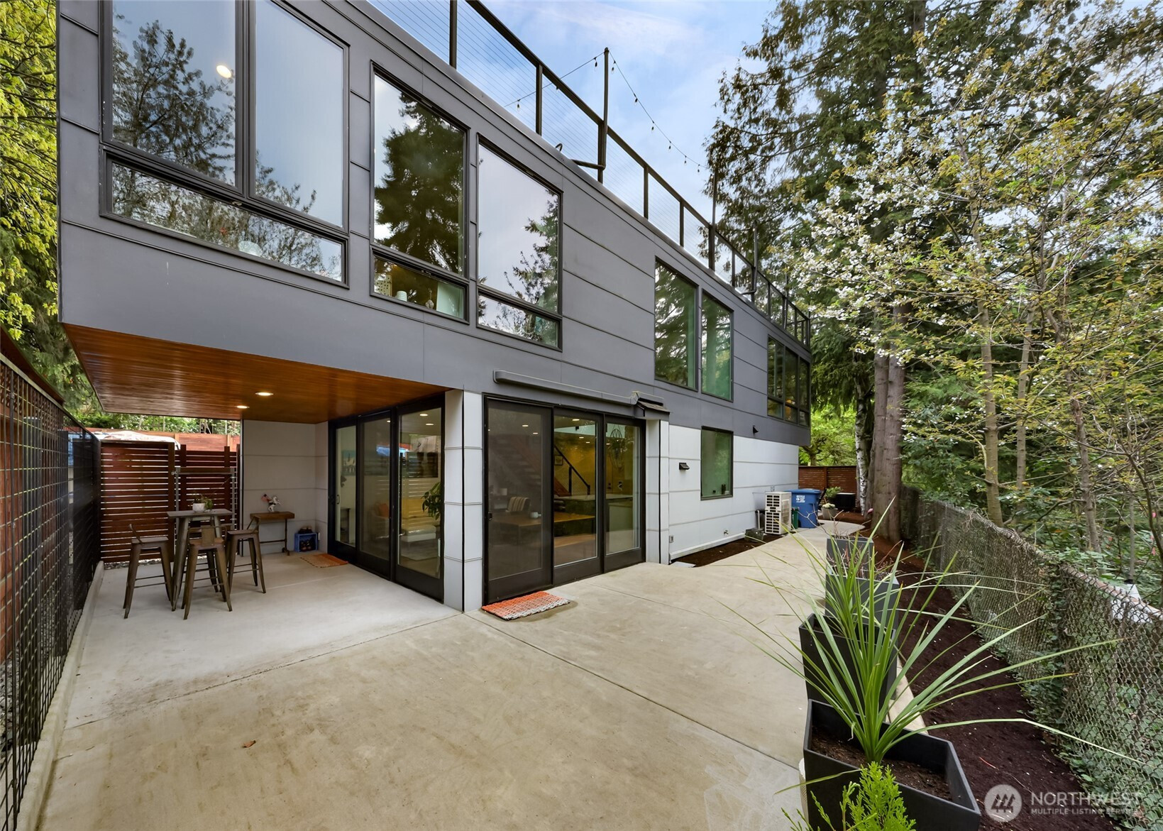 2424 Federal Avenue E, Seattle, WA 98102