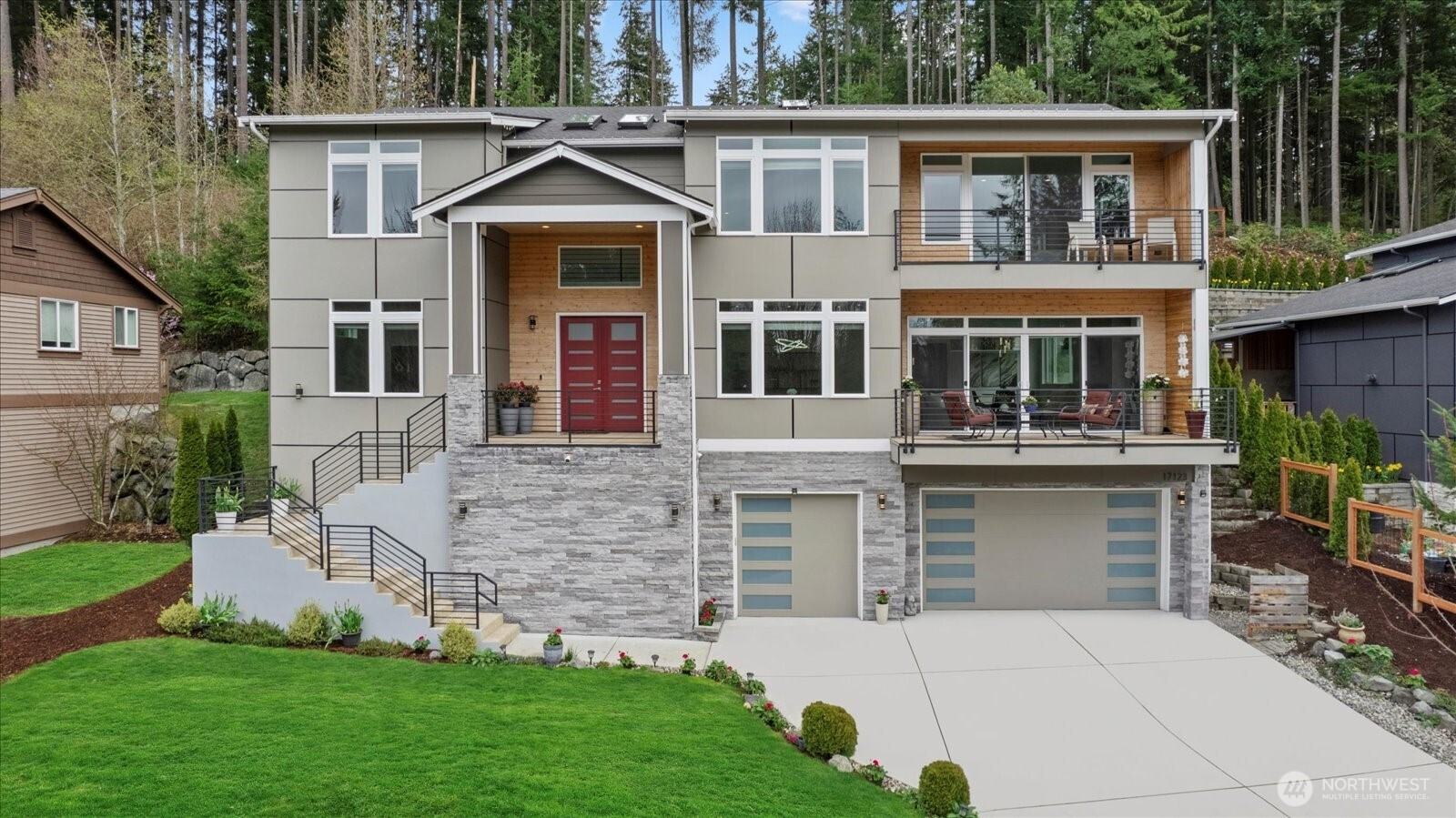 17123 W 69th Place W, Edmonds, WA 98026