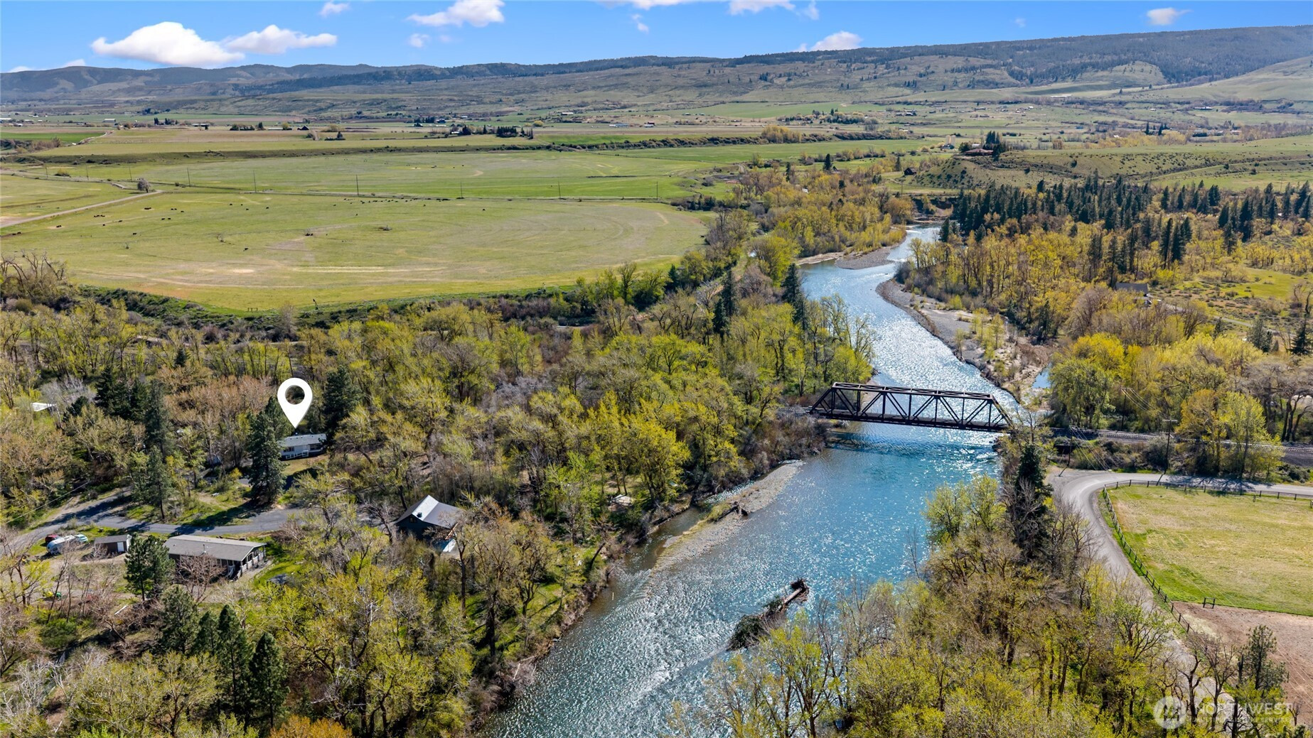 421 Cottonwood Road, Thorp, WA 98946