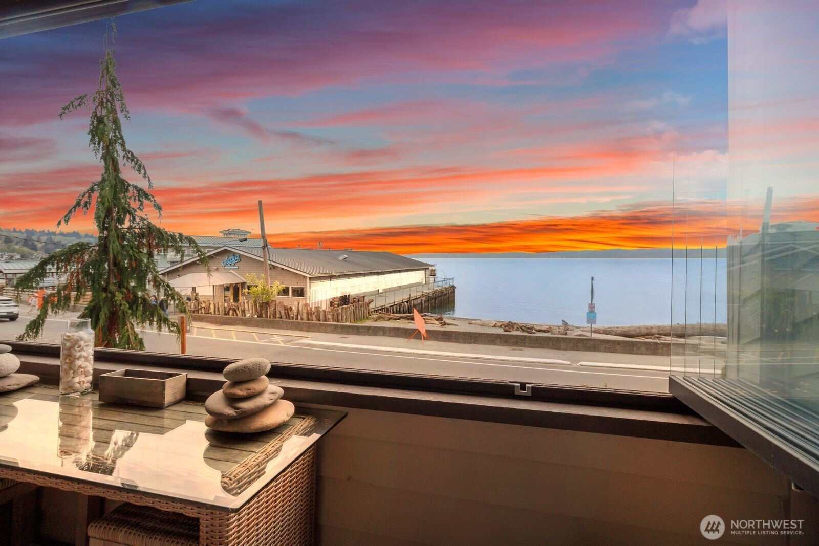 700 S 282nd Street, Des Moines, WA 98198