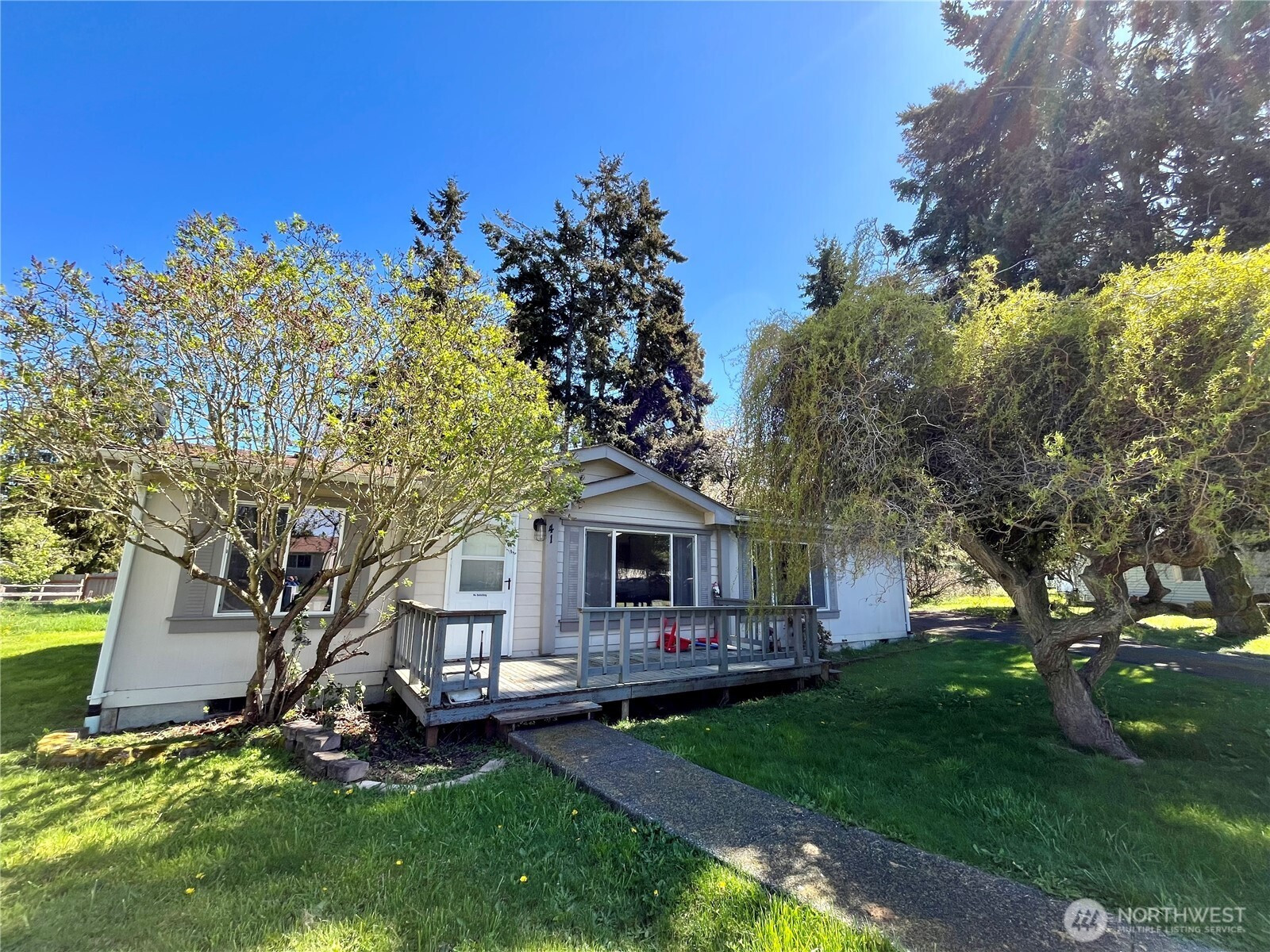 41 Allen Dr, Sequim, WA 98382