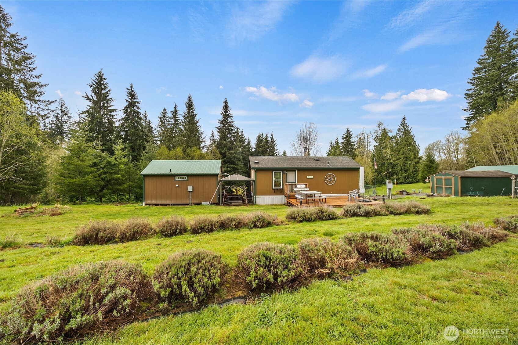 516 State Route 122, Silver Creek, WA 98585
