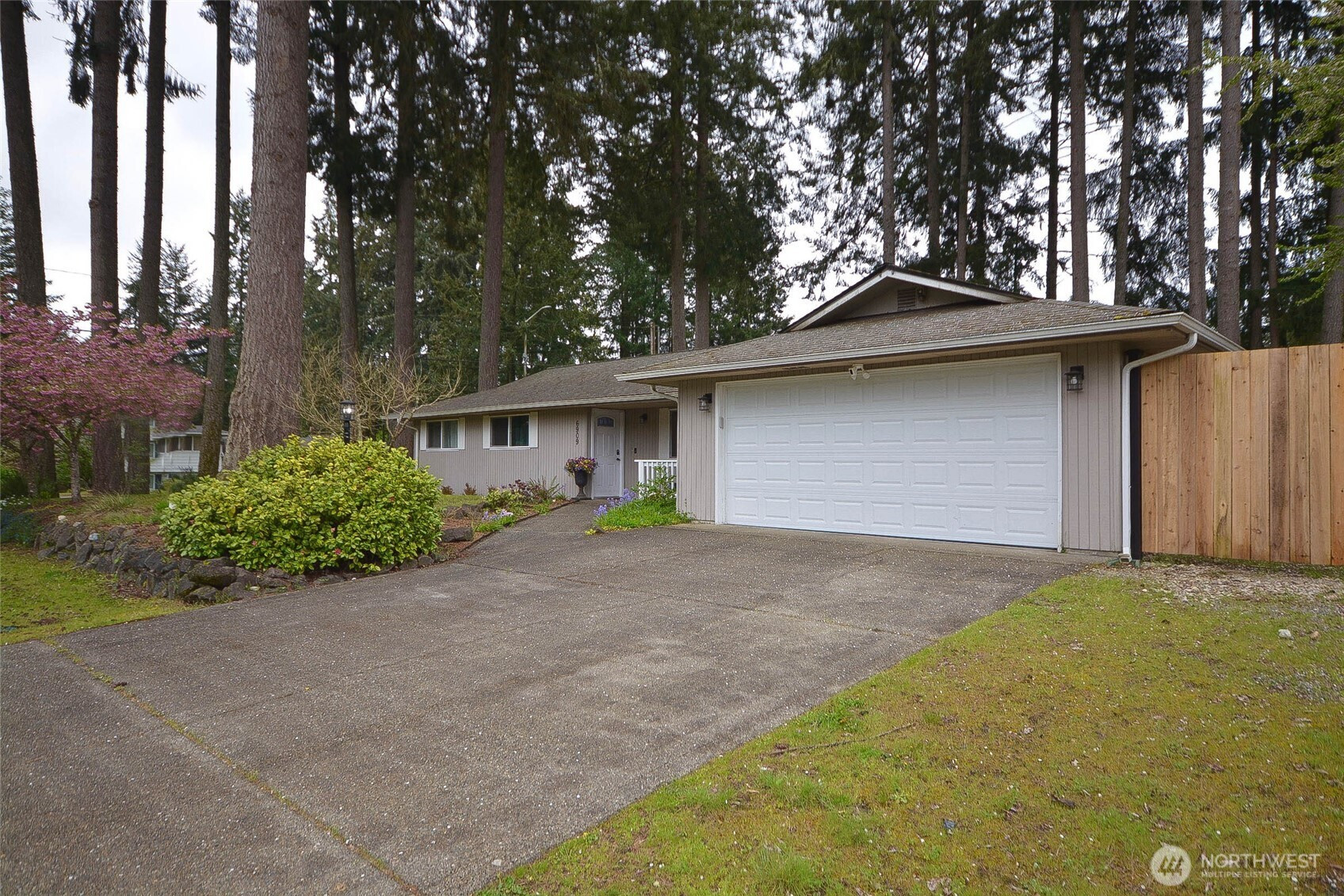 6909 33rd Avenue SW, Lacey, WA 98503
