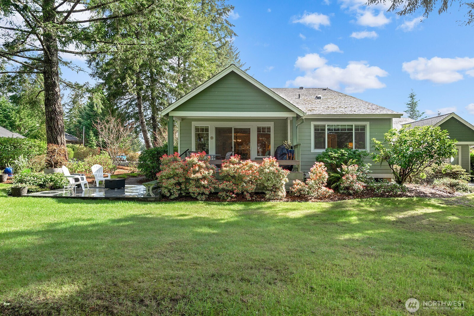 321 E Soderberg Road, Allyn, WA 98524