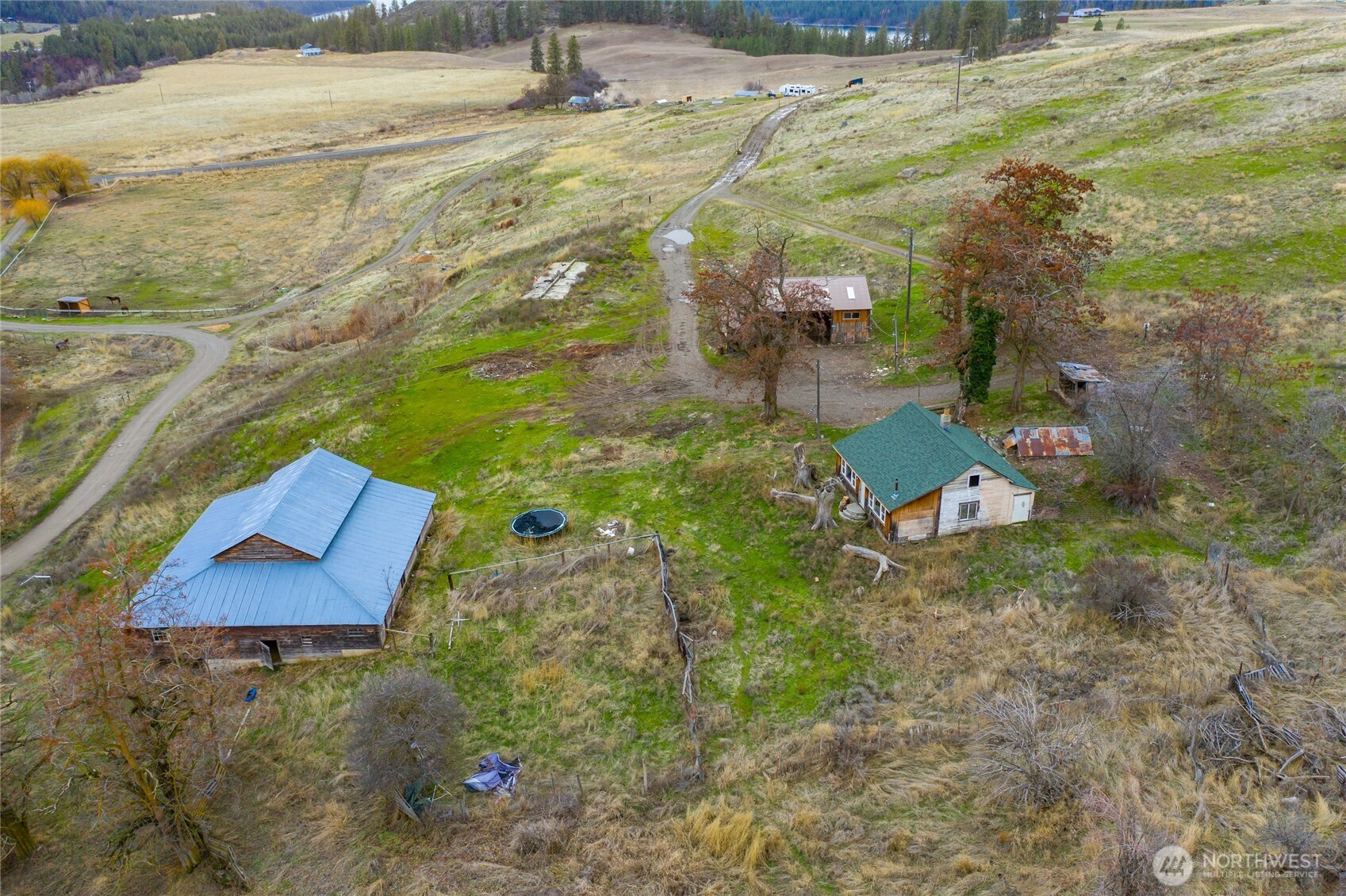 4521 Highway 25 S, Hunters, WA 99137