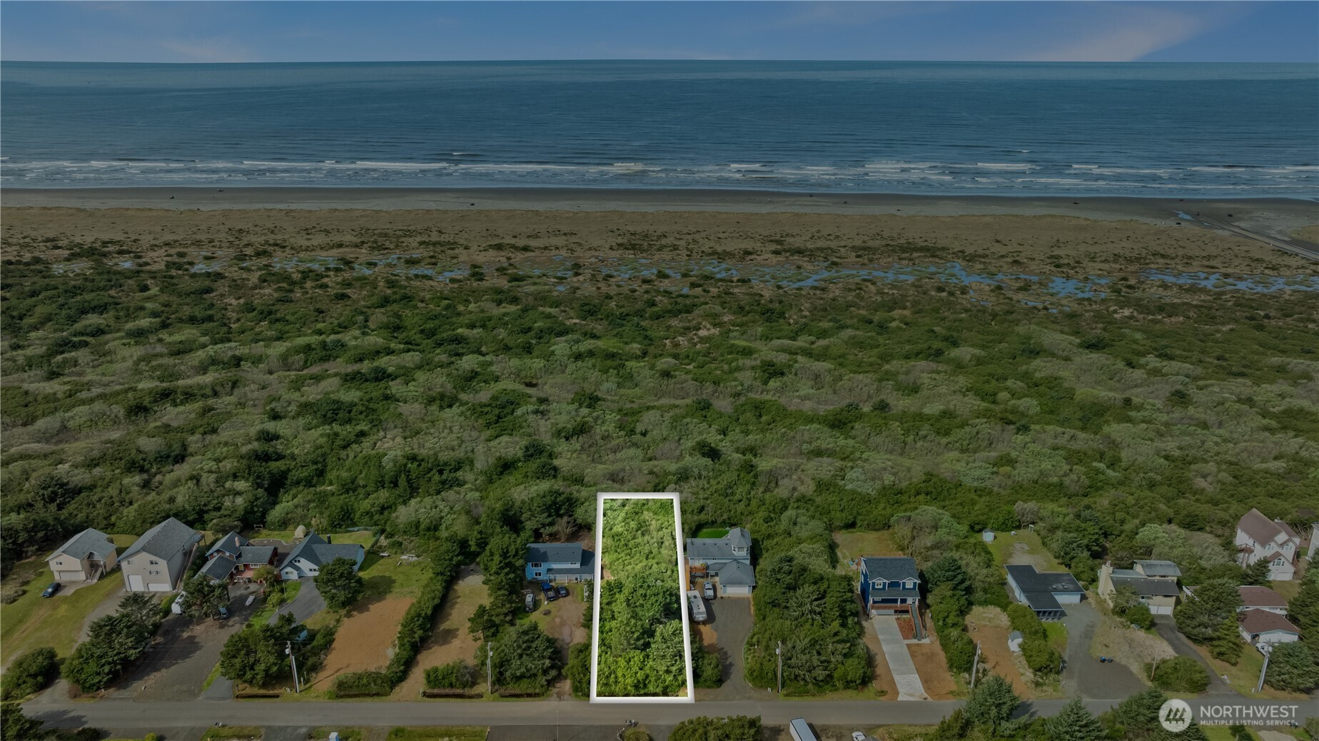 323 Sand Dune Avenue NW, Ocean Shores, WA 98569