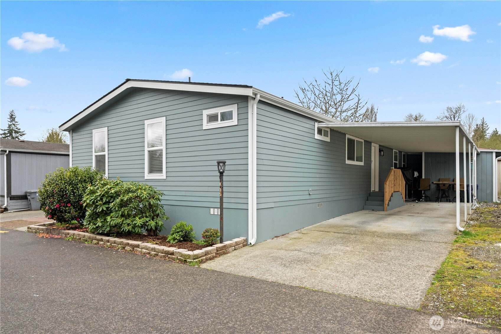 415 Lakeview Rd, Lynnwood, WA 98087