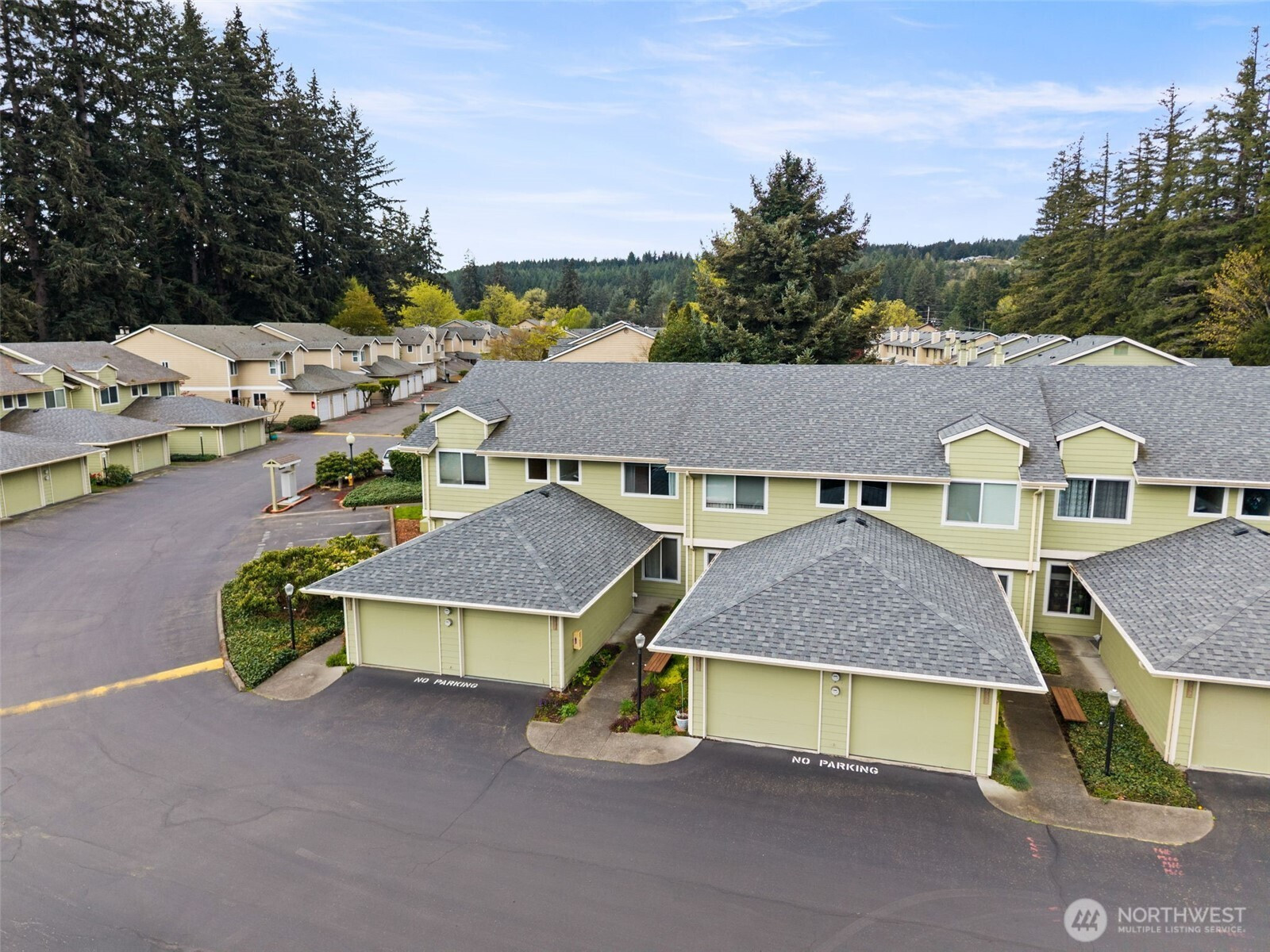 3931 NW Fairway Lane, Bremerton, WA 98312