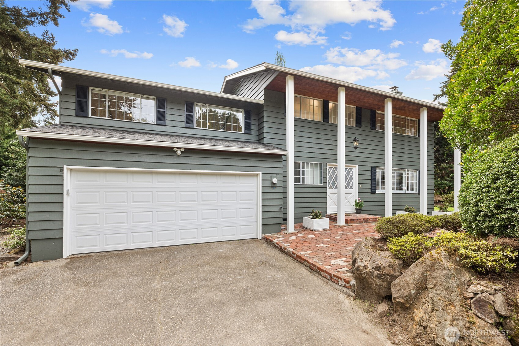 9226 Matthews Avenue NE, Seattle, WA 98115