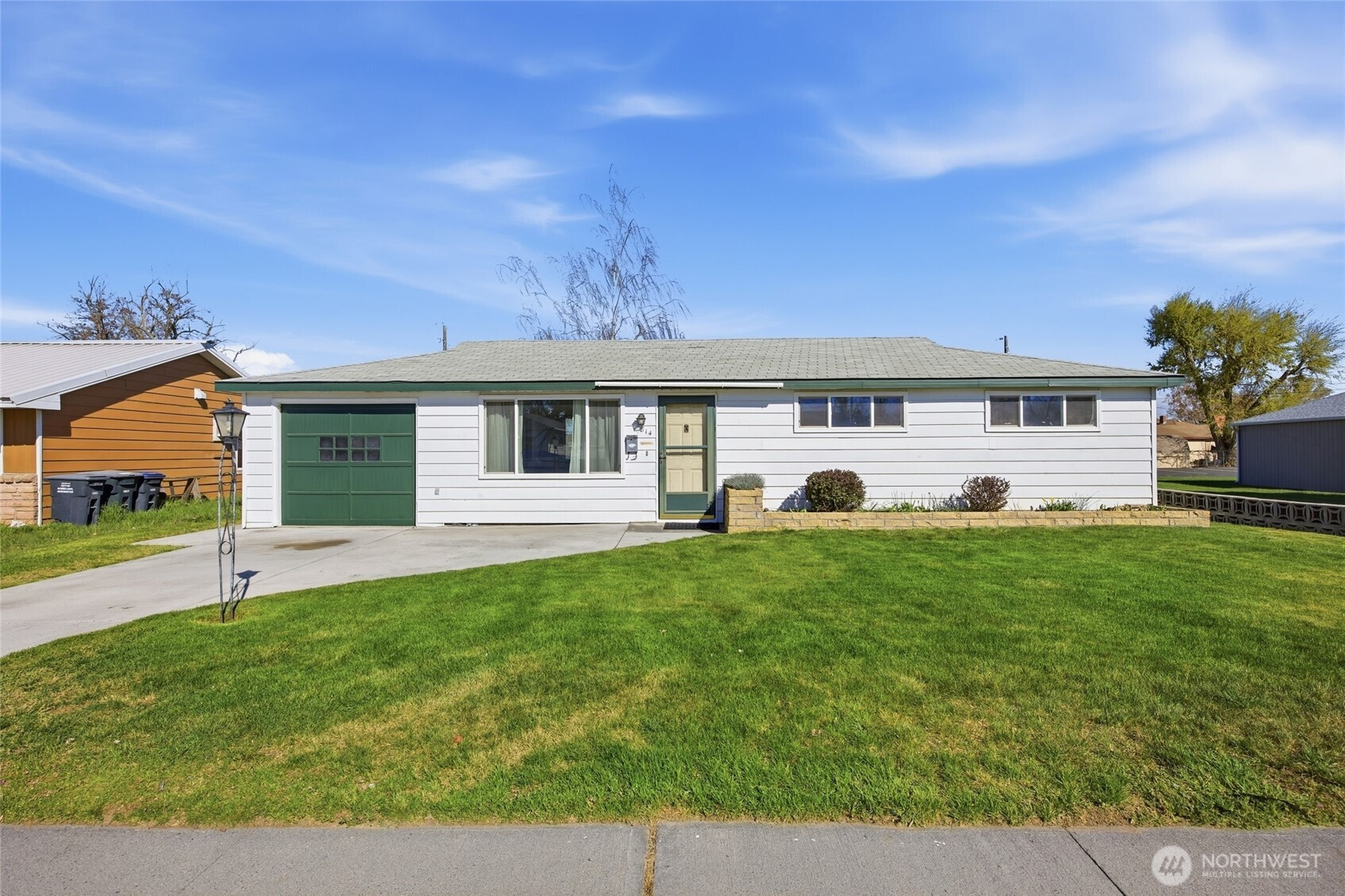 814 S Evergreen Drive, Moses Lake, WA 98837