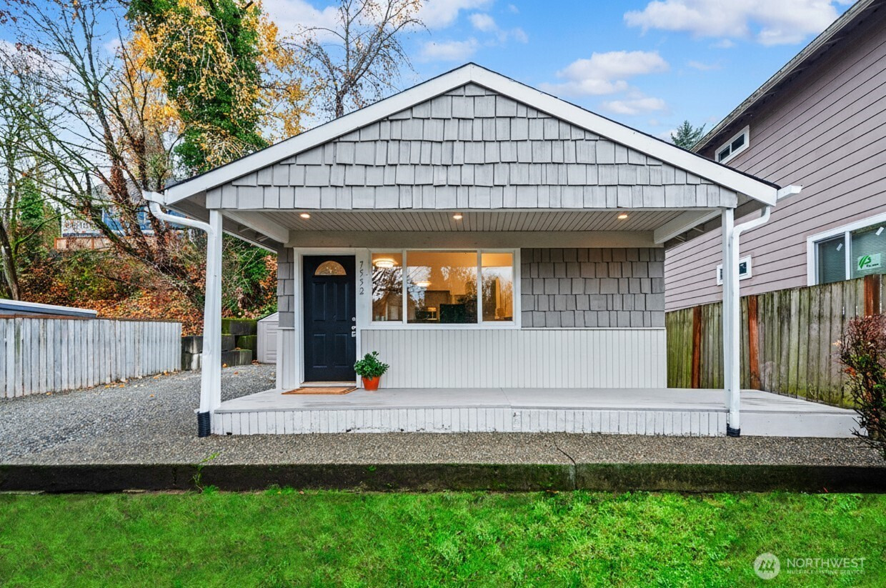 7552 21st Avenue SW, Seattle, WA 98106