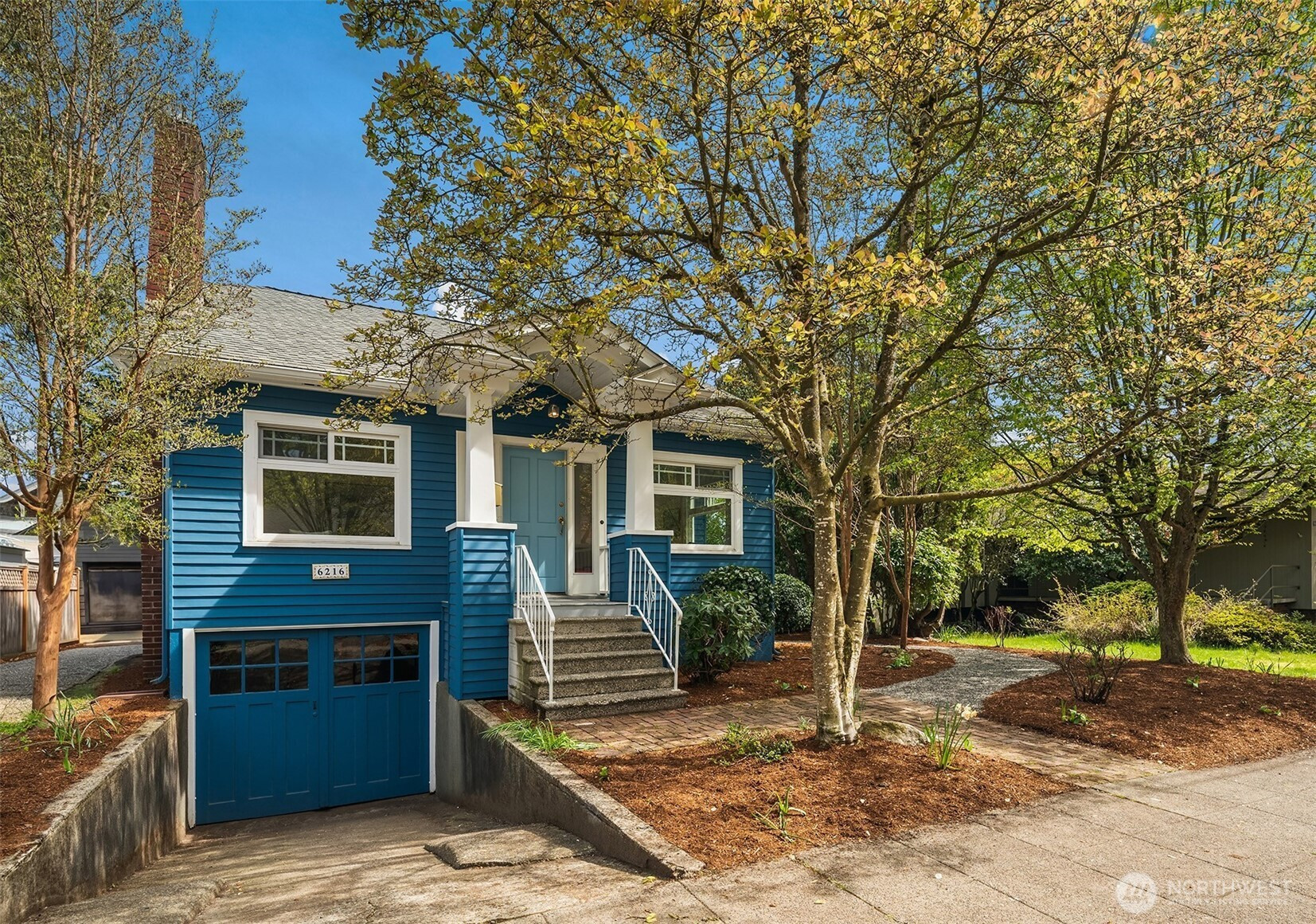 6216 33rd Avenue NE, Seattle, WA 98115