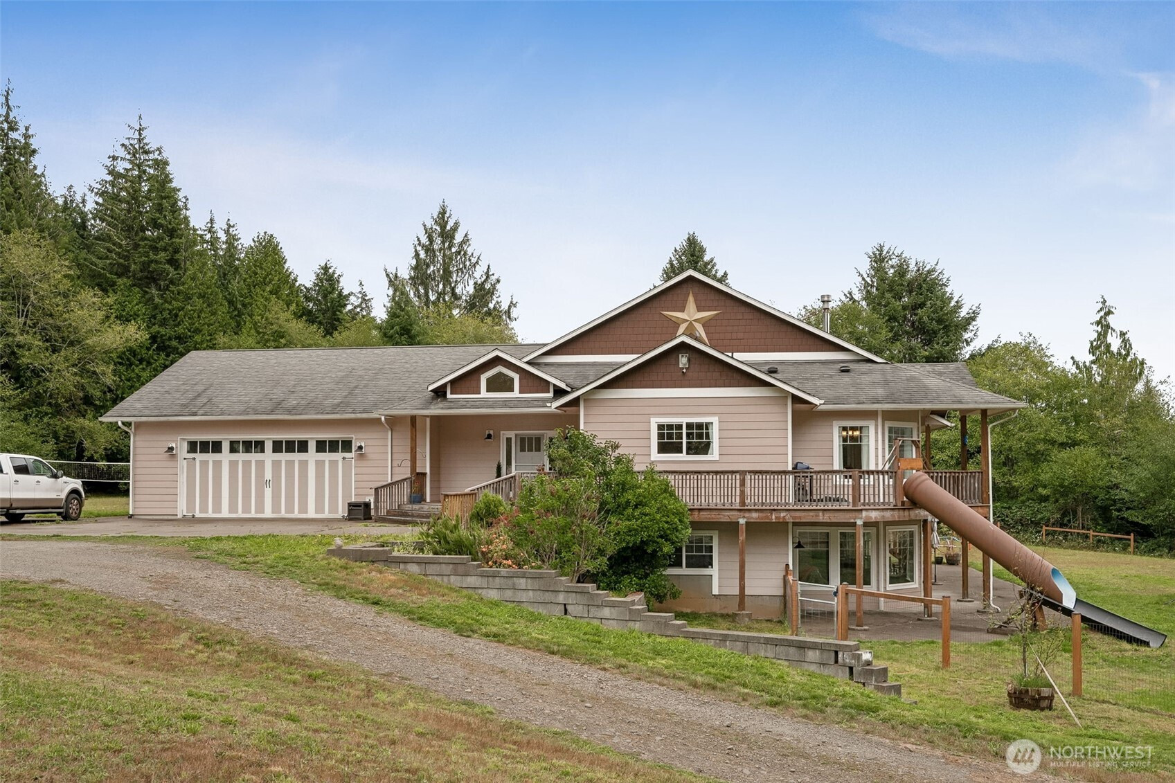 659 Walker Road, Hoquiam, WA 98550