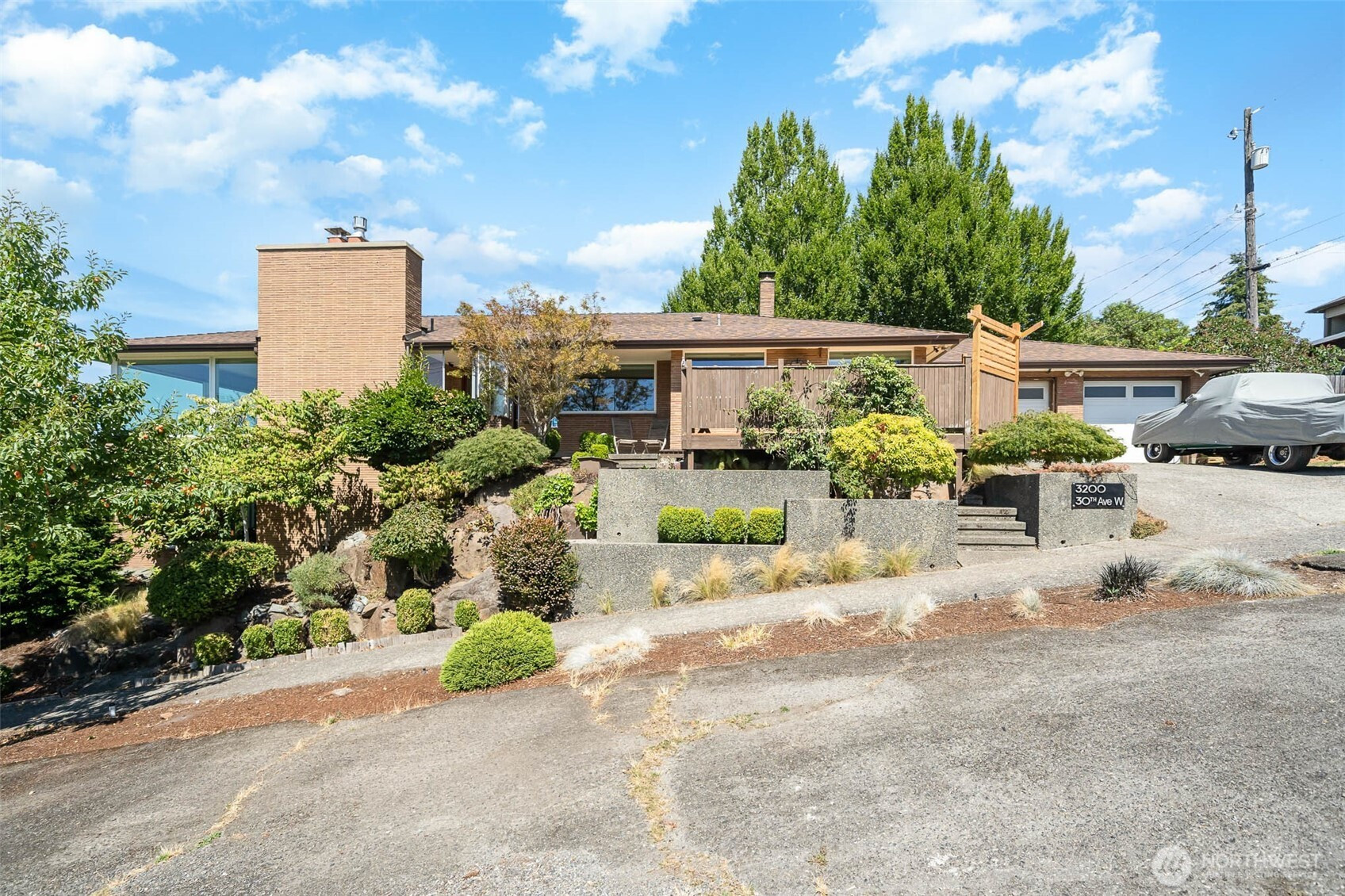 3200 30th Avenue W, Seattle, WA 98199