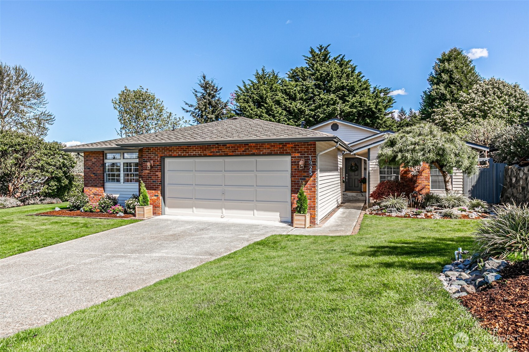 1925 Dumas Circle NE, Tacoma, WA 98422