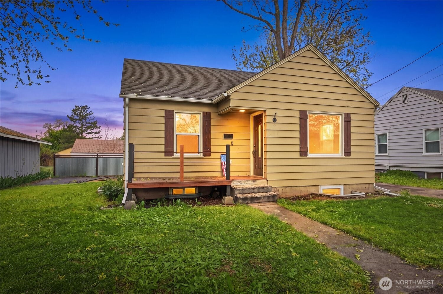 317 NE Ash Avenue, College Place, WA 99324