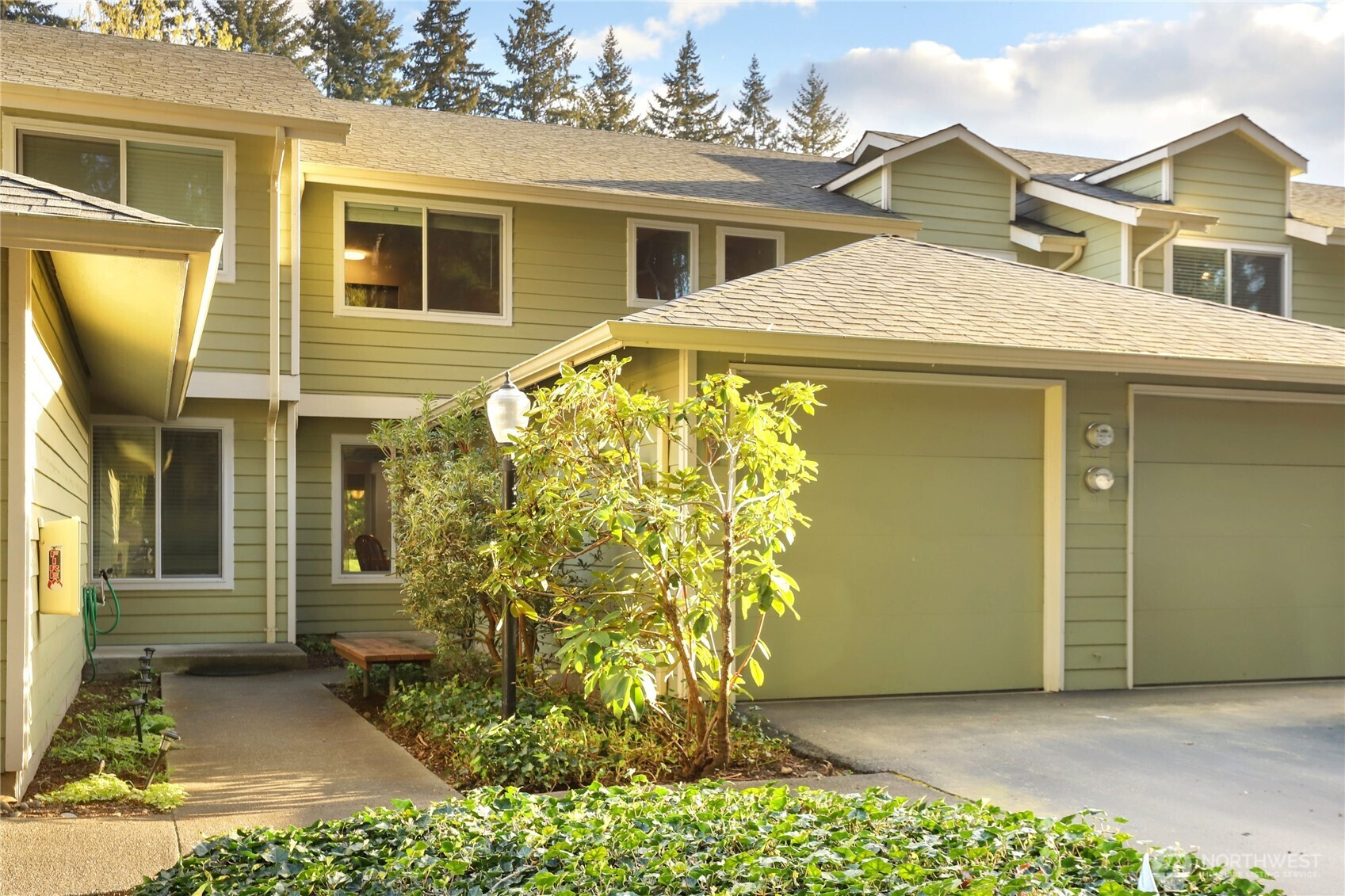 3957 NW Fairway Lane, Bremerton, WA 98312