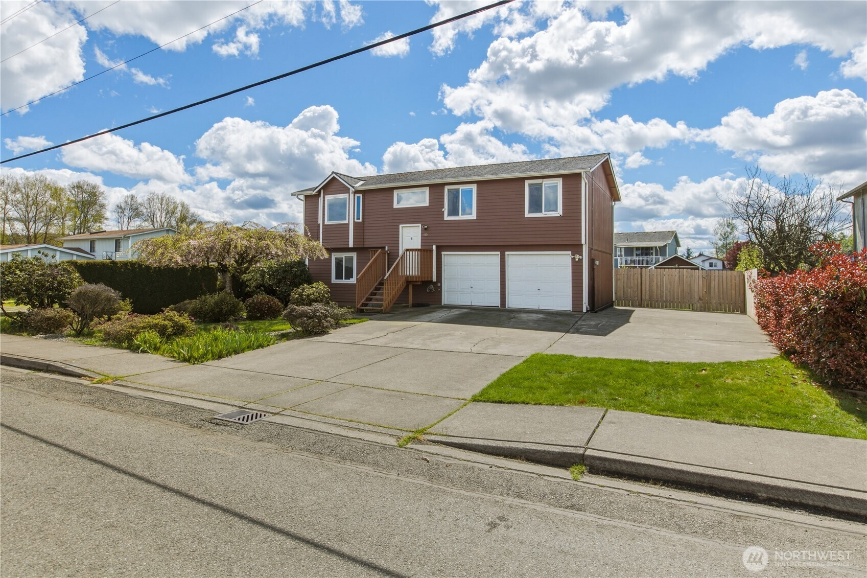 115 3rd Avenue NW, Pacific, WA 98047