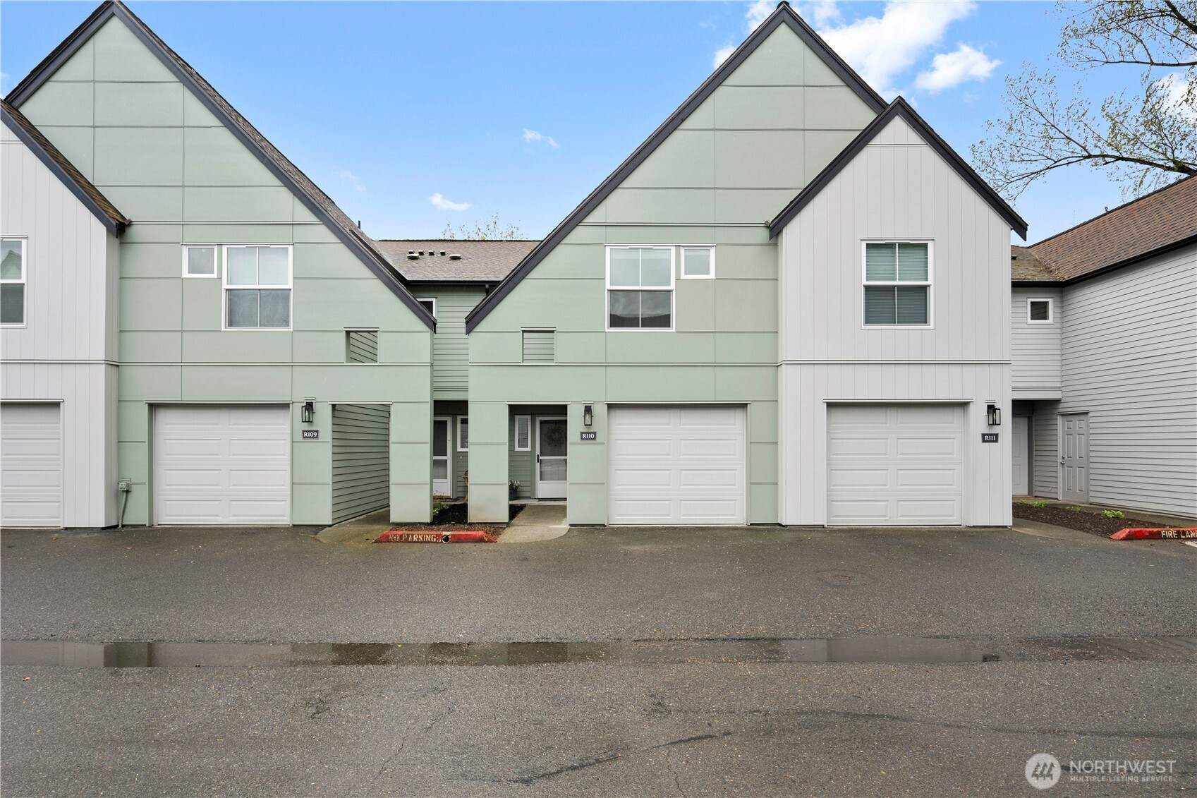 6615 S 239th Place, Kent, WA 98032
