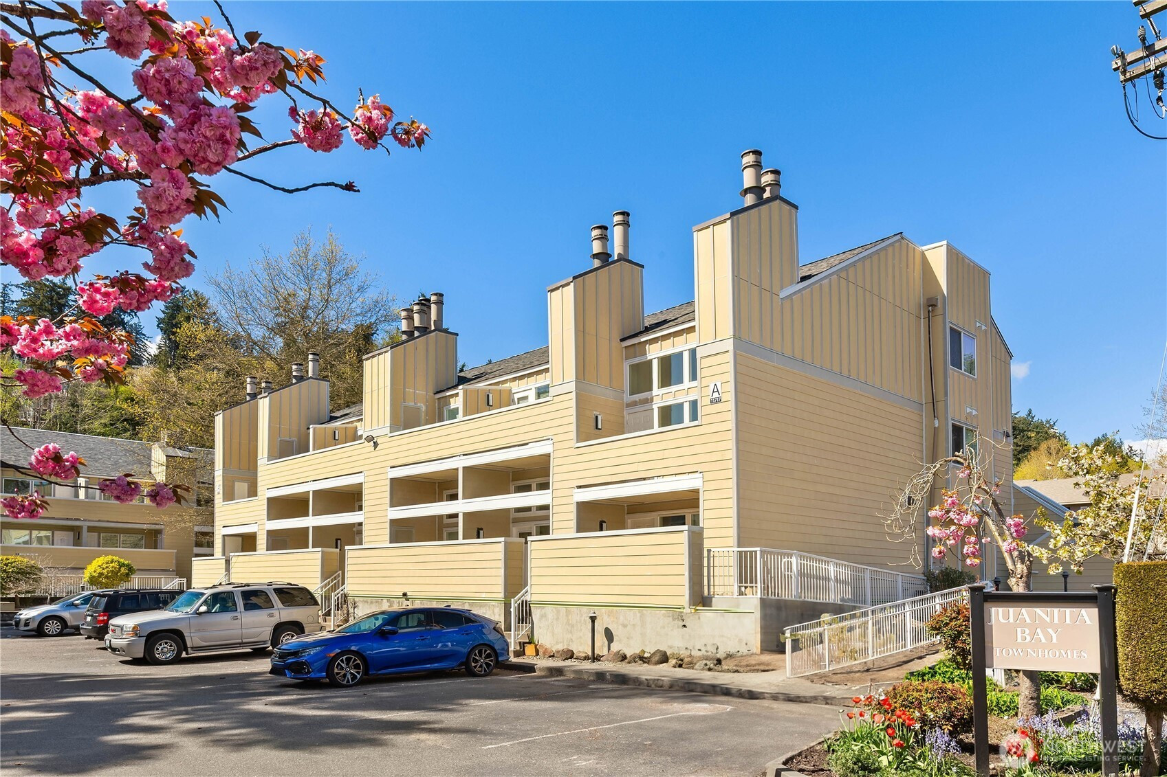 11717 93rd Avenue NE, Kirkland, WA 98034