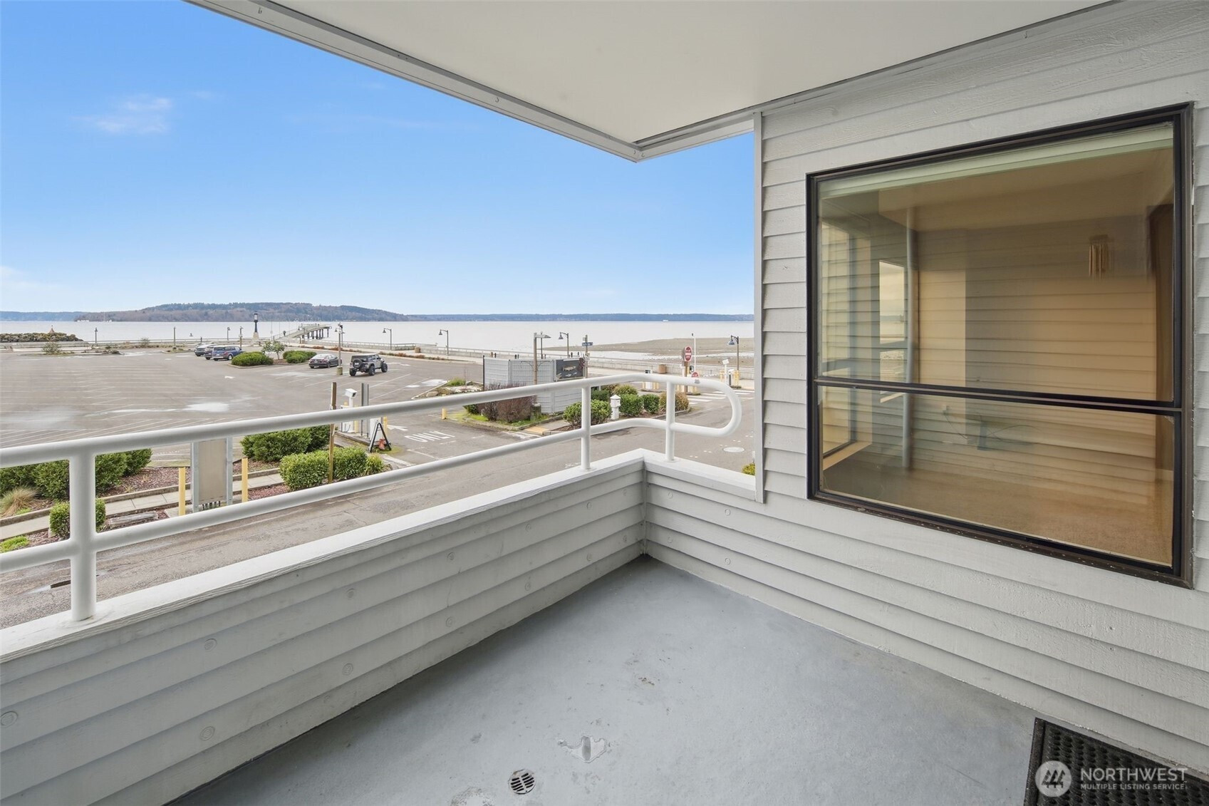 22211 Cliff Avenue S, Des Moines, WA 98198