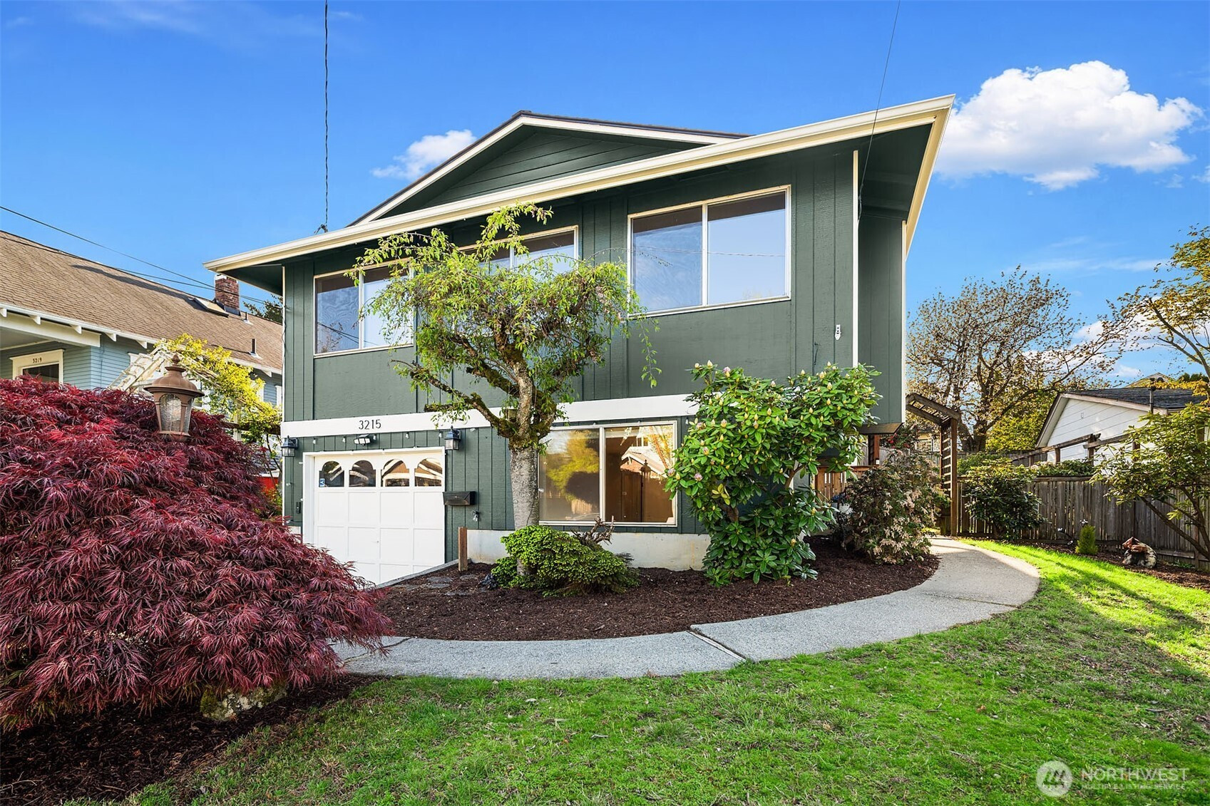 3215 40th Avenue SW, Seattle, WA 98116