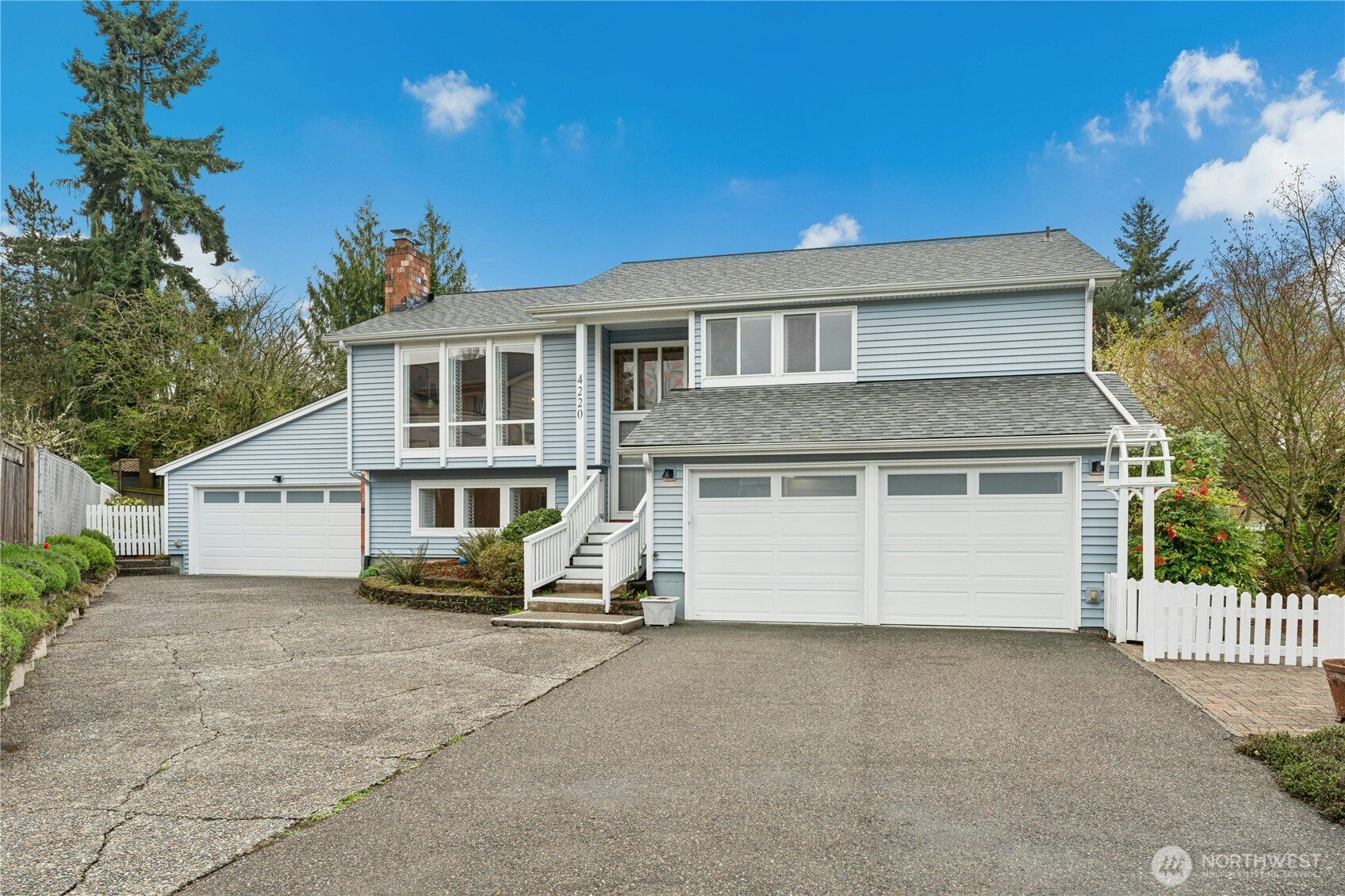 4220 192nd Street SW, Lynnwood, WA 98036