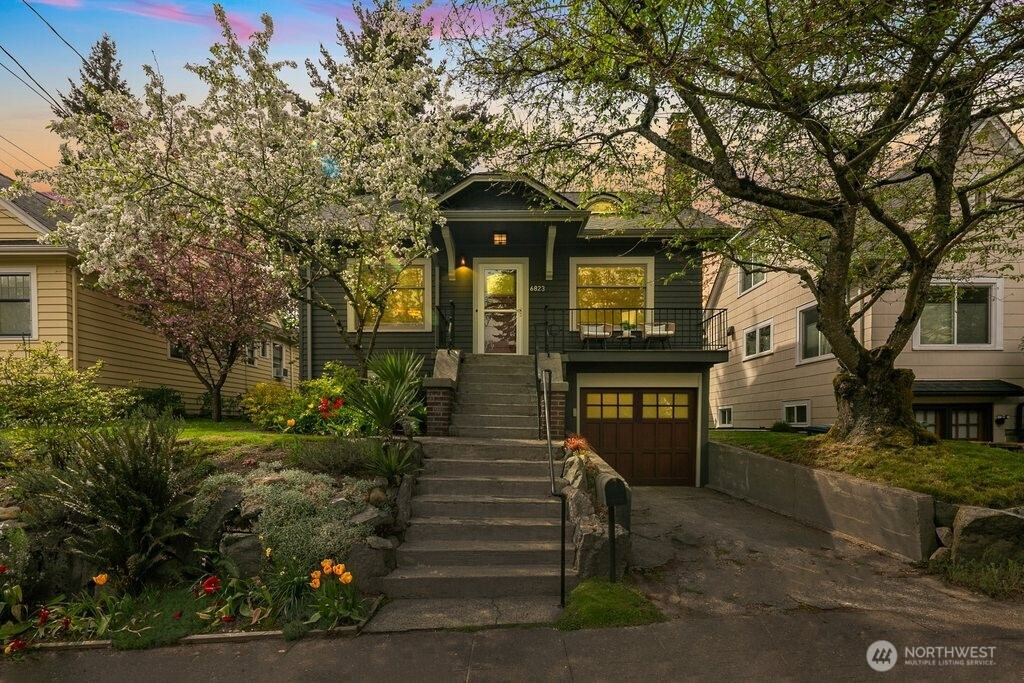 6823 16th Avenue NE, Seattle, WA 98115