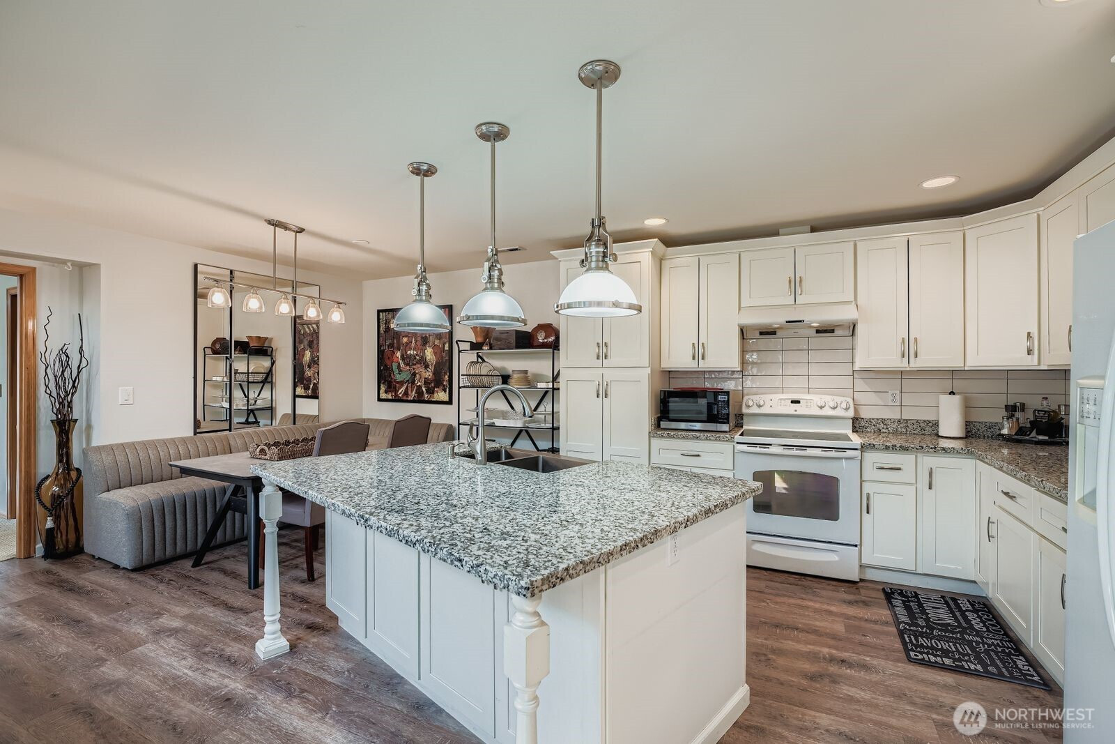 230 105th St E, Tacoma, WA 98455